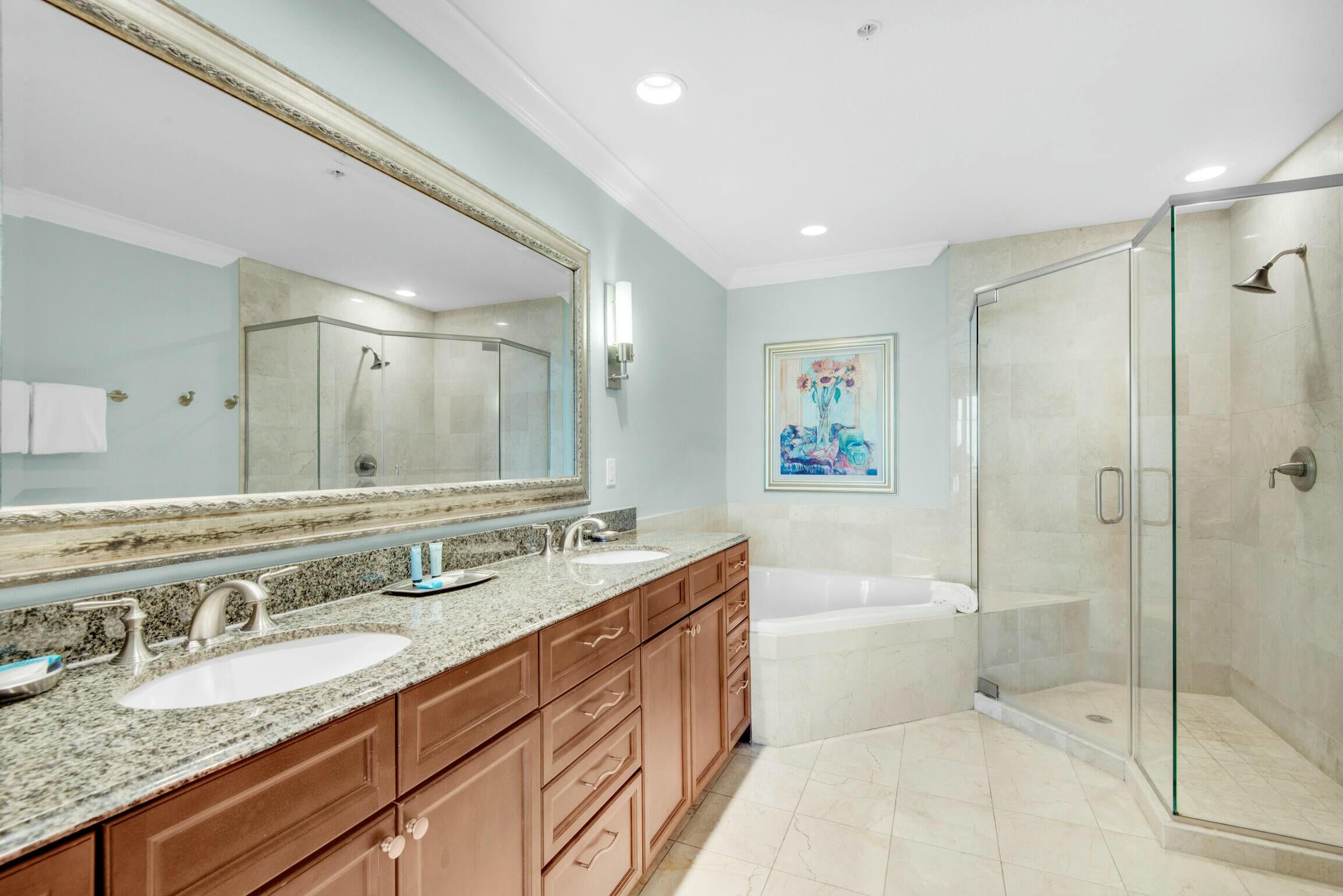 EMERALD GRANDE - Residential