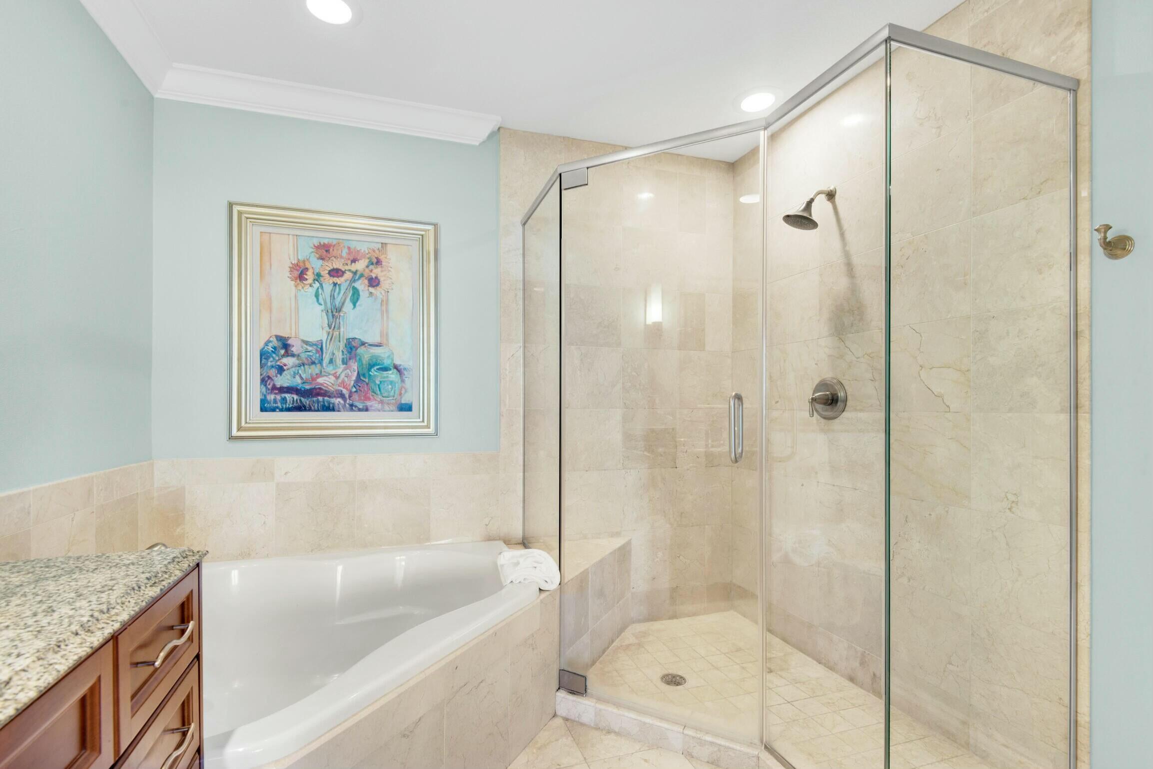 EMERALD GRANDE - Residential