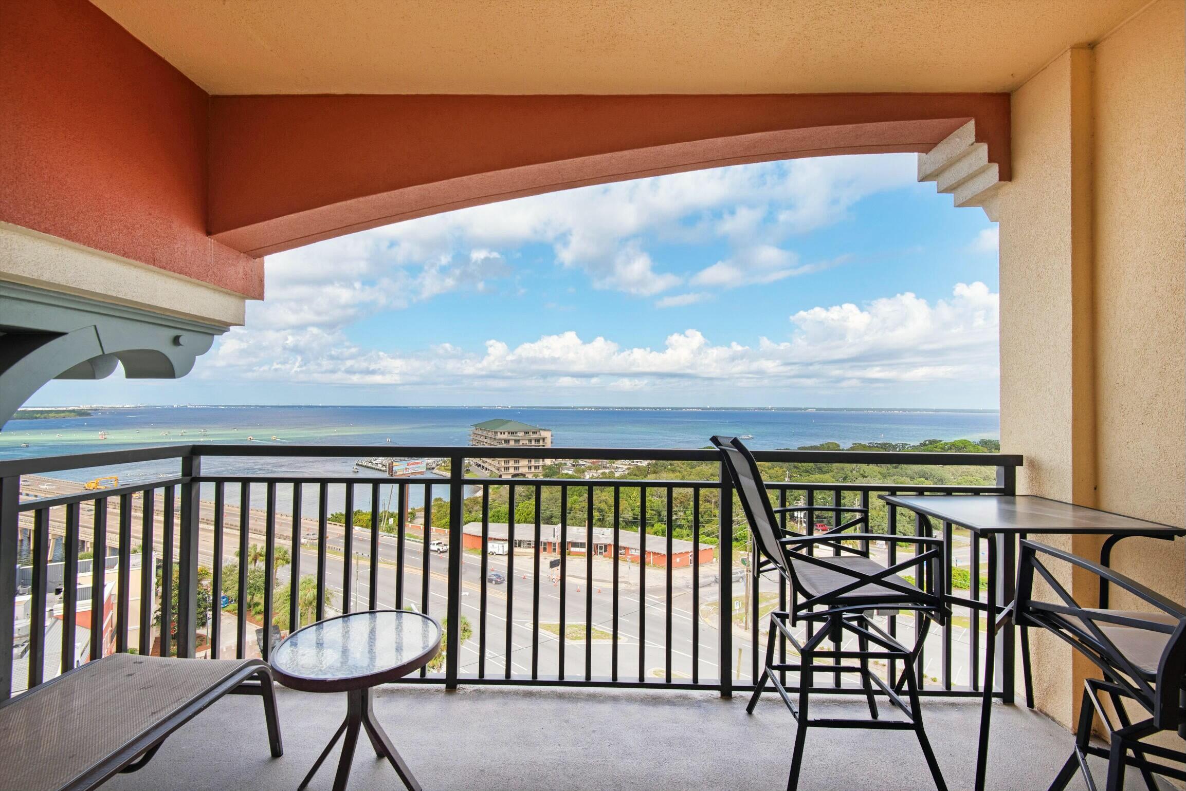 EMERALD GRANDE - Residential