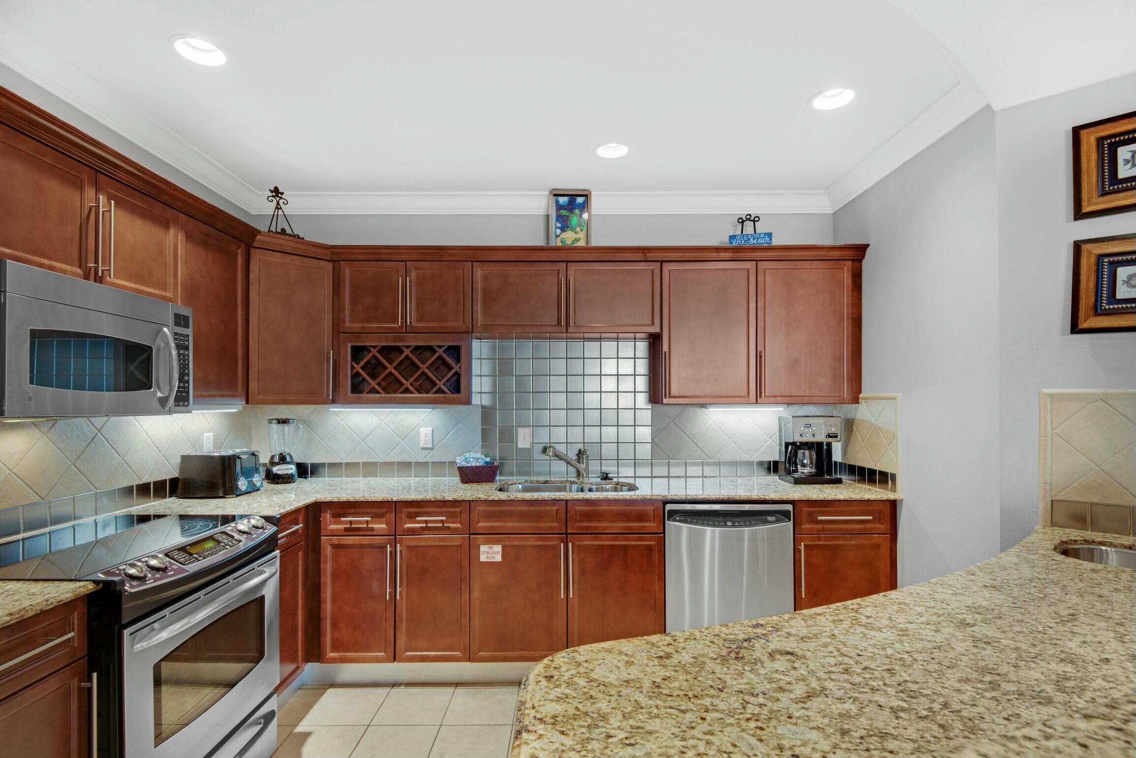EMERALD GRANDE - Residential