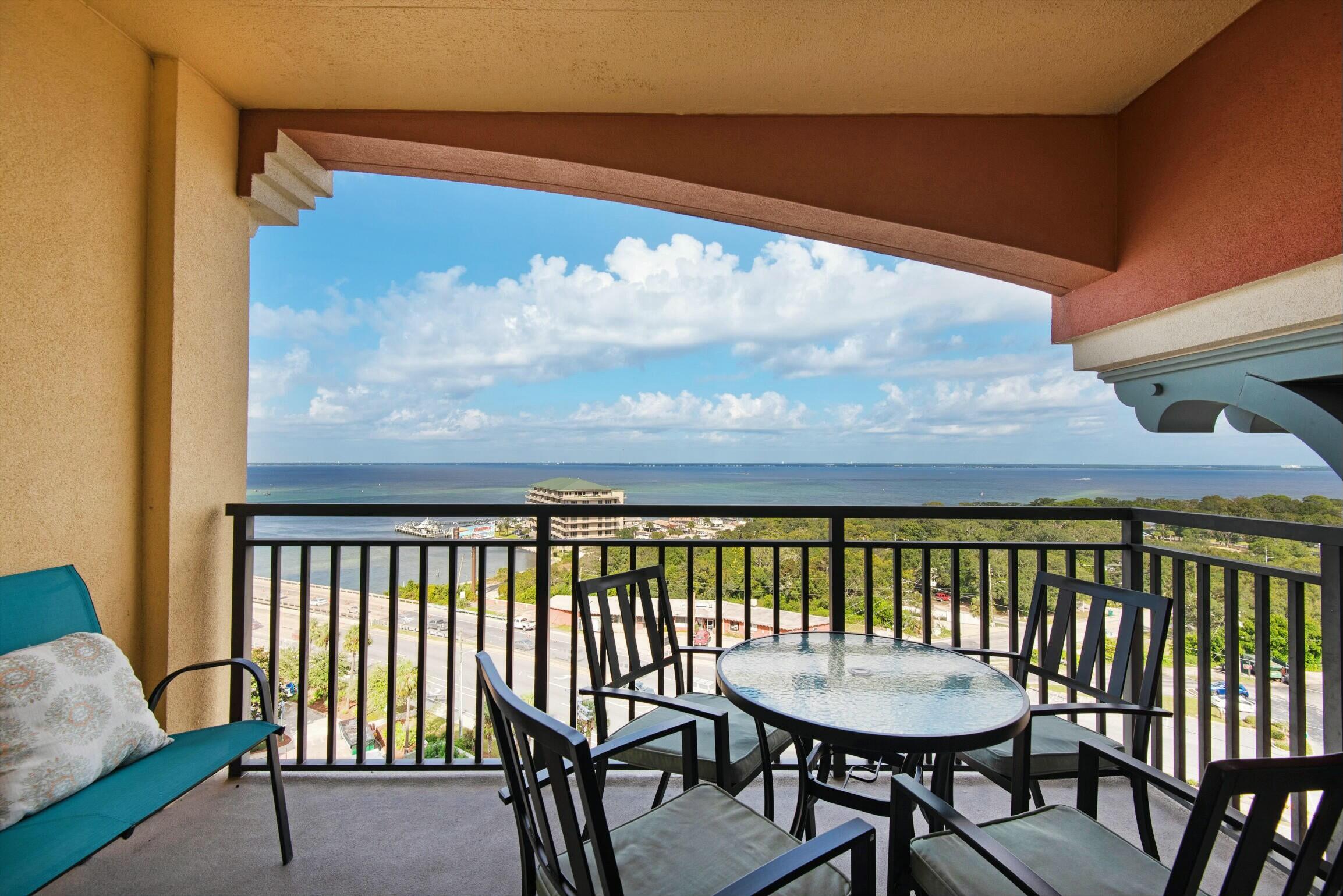 EMERALD GRANDE - Residential