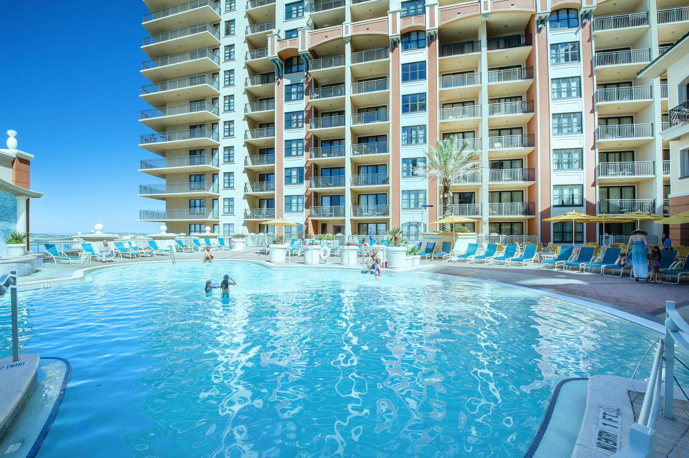 EMERALD GRANDE - Residential