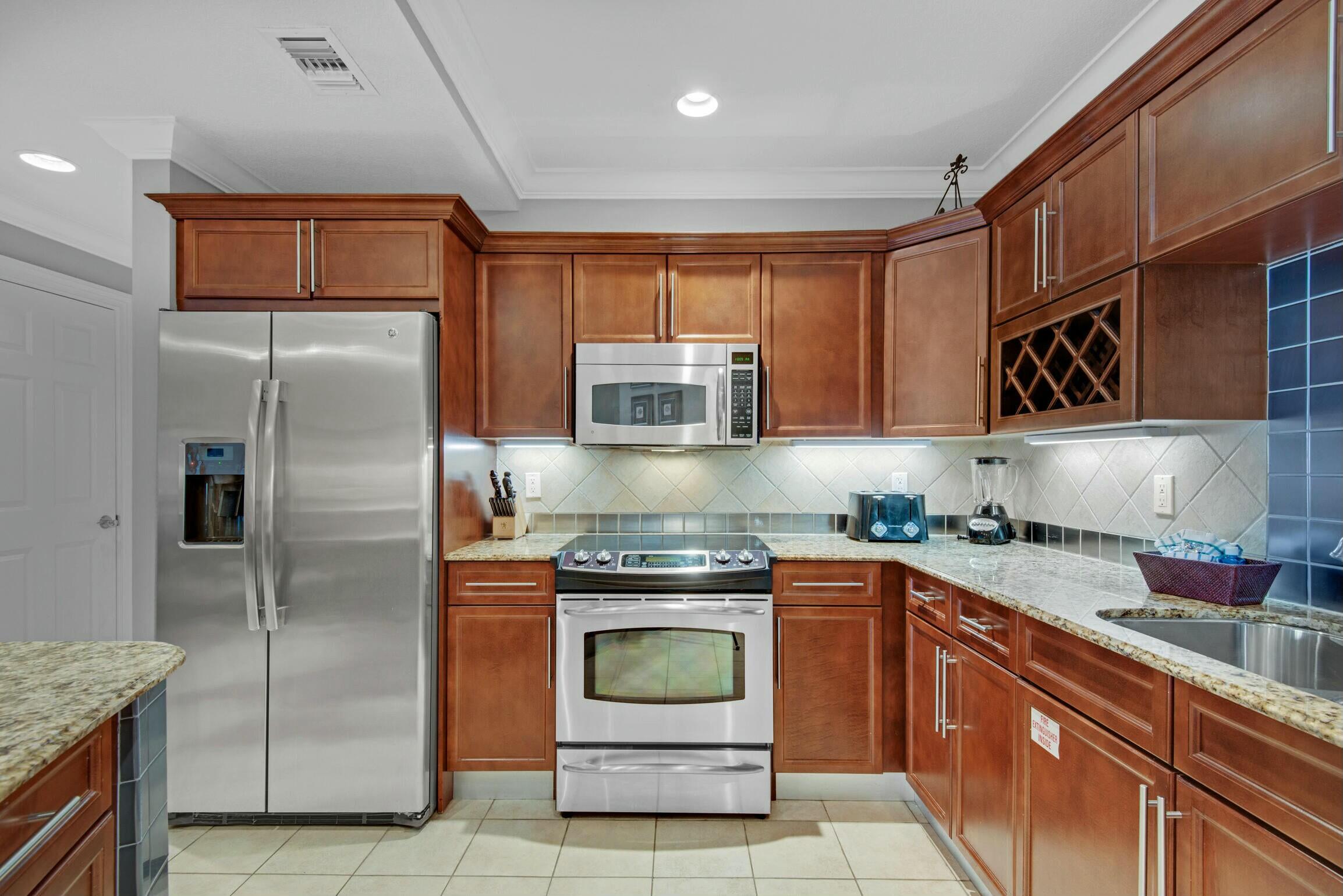 EMERALD GRANDE - Residential