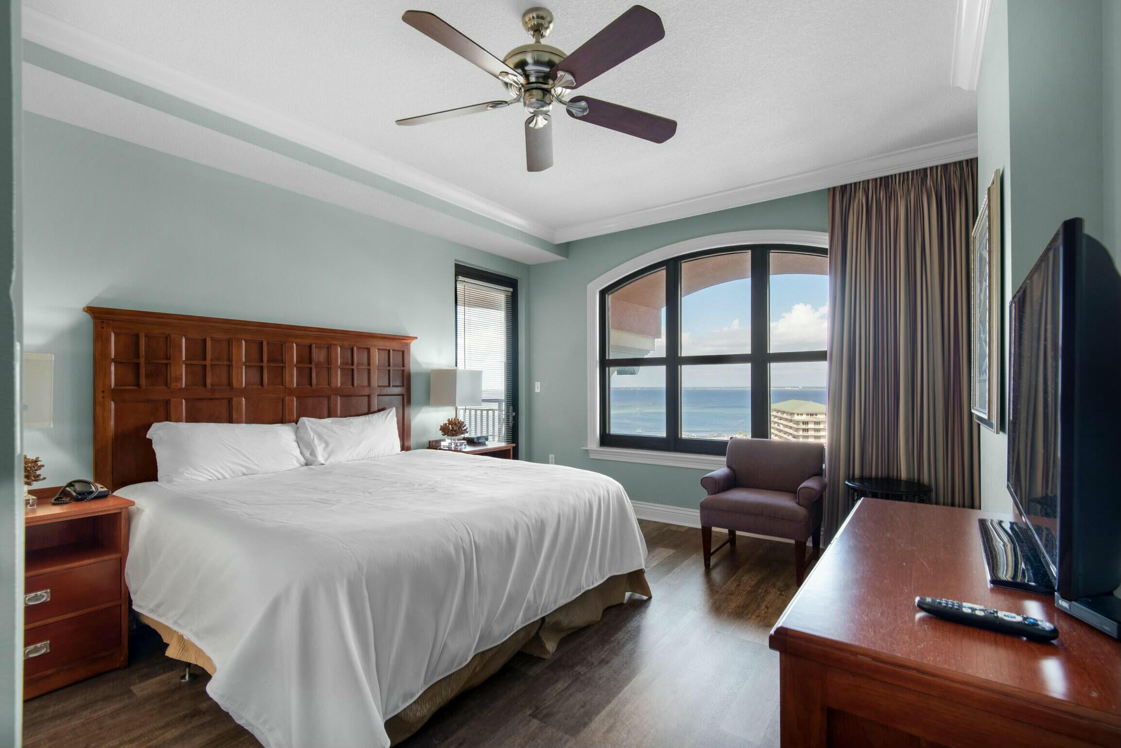 EMERALD GRANDE - Residential