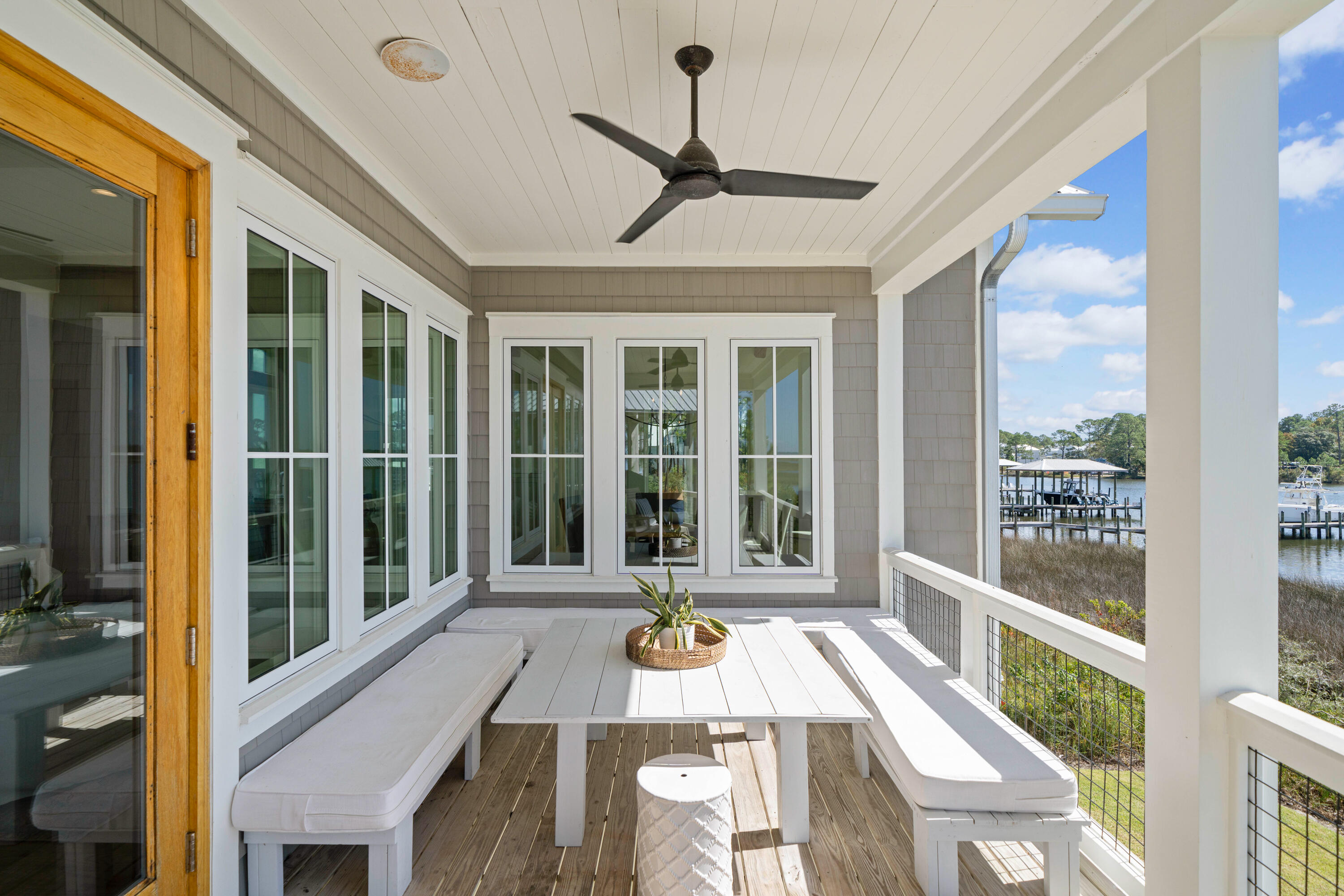 CESSNA LANDING - Residential