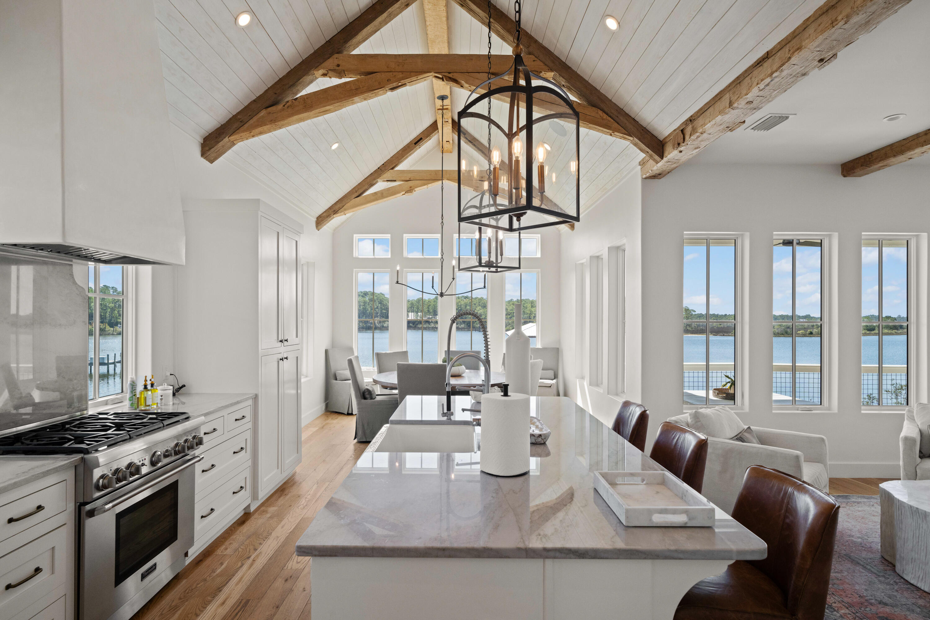 CESSNA LANDING - Residential