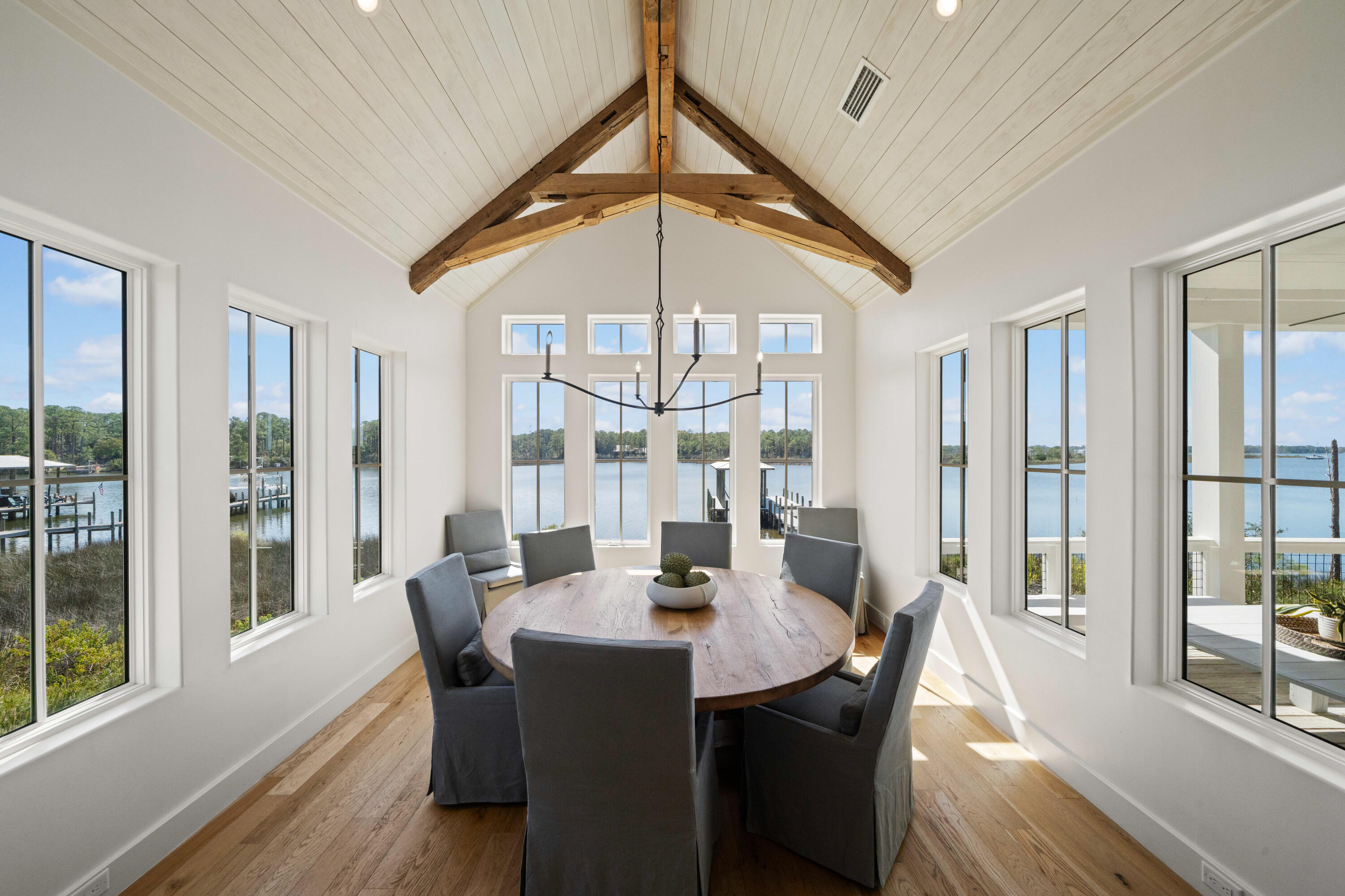 CESSNA LANDING - Residential