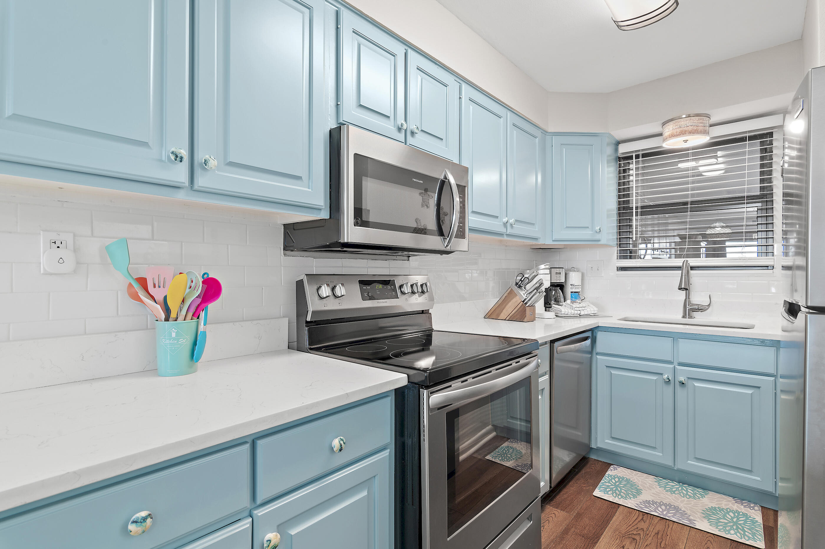 JETTY EAST CONDO - Residential