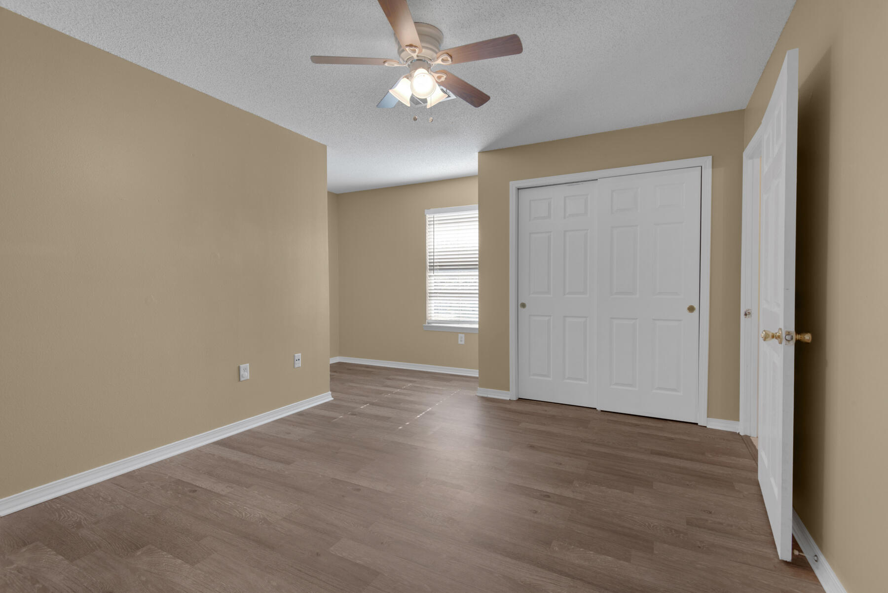 SANTA ROSA OAKS CONDOMINIUM - Residential Lease