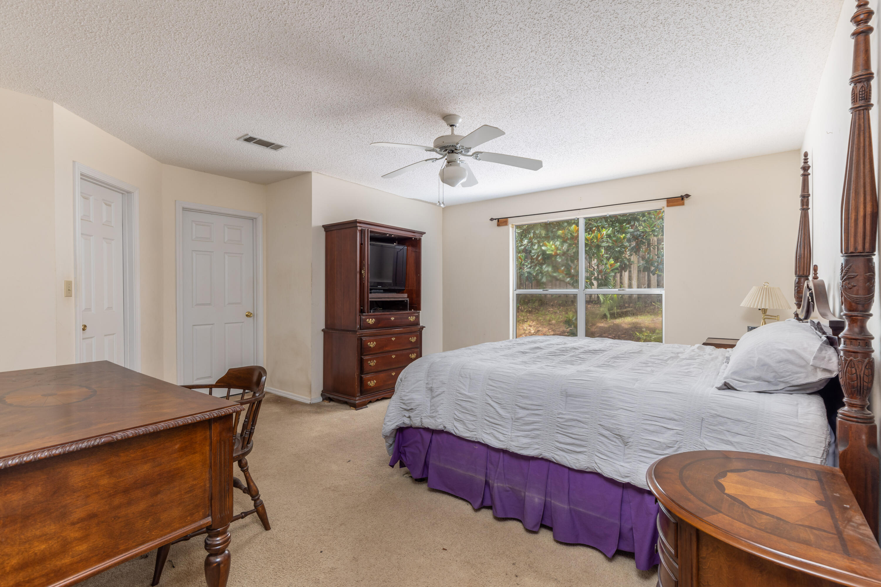 COLLEGE OAKS - Residential