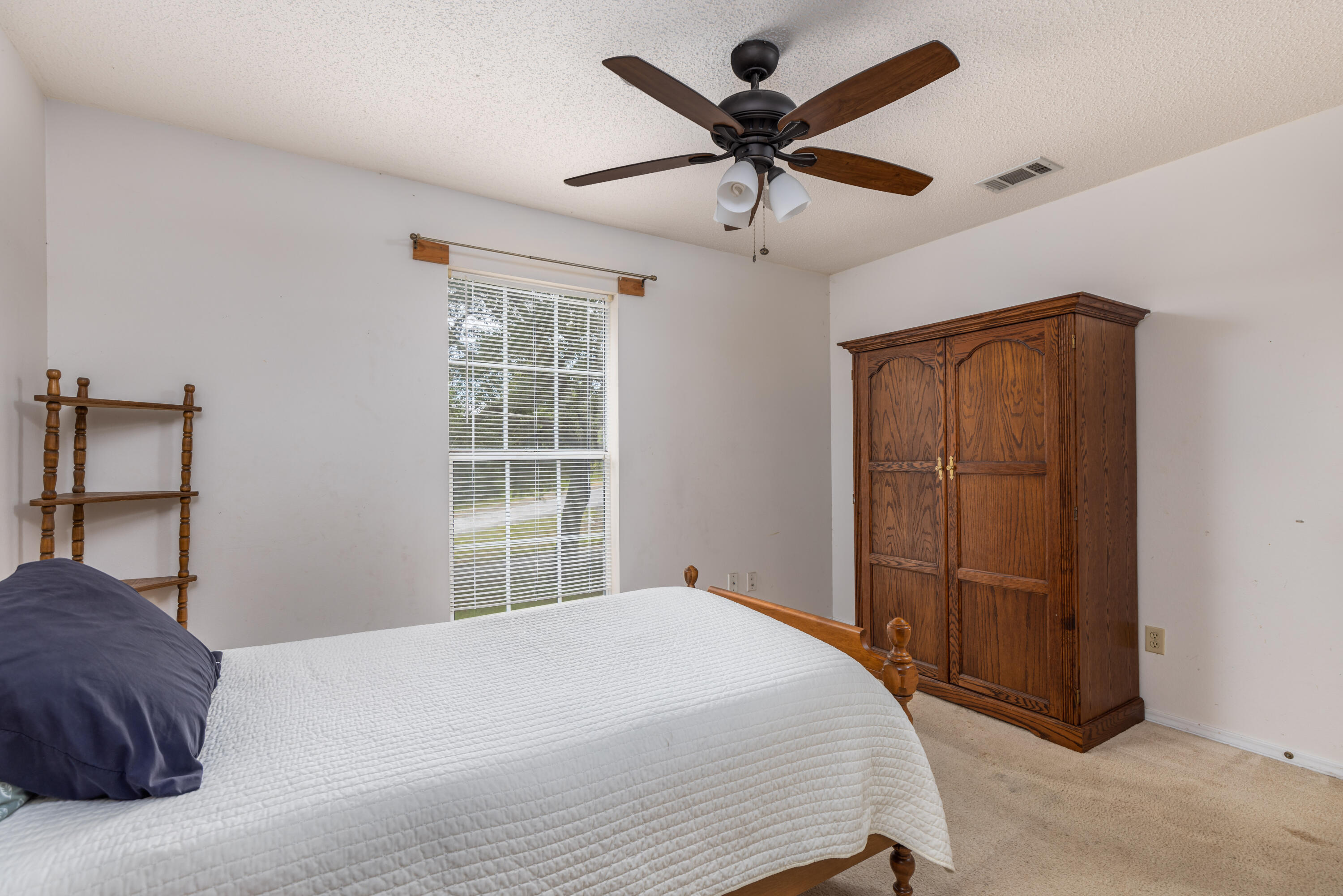 COLLEGE OAKS - Residential