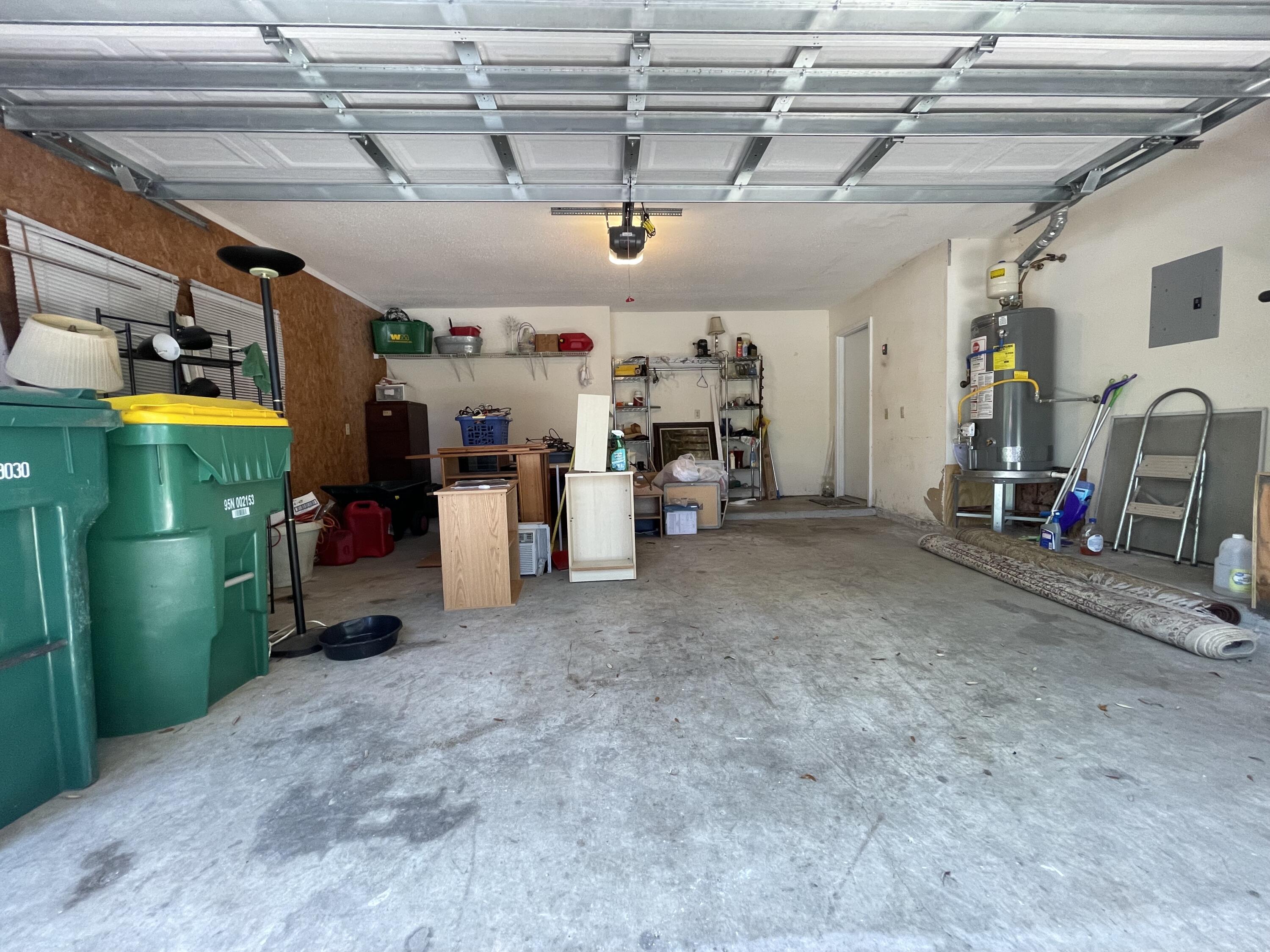 COLLEGE OAKS - Residential