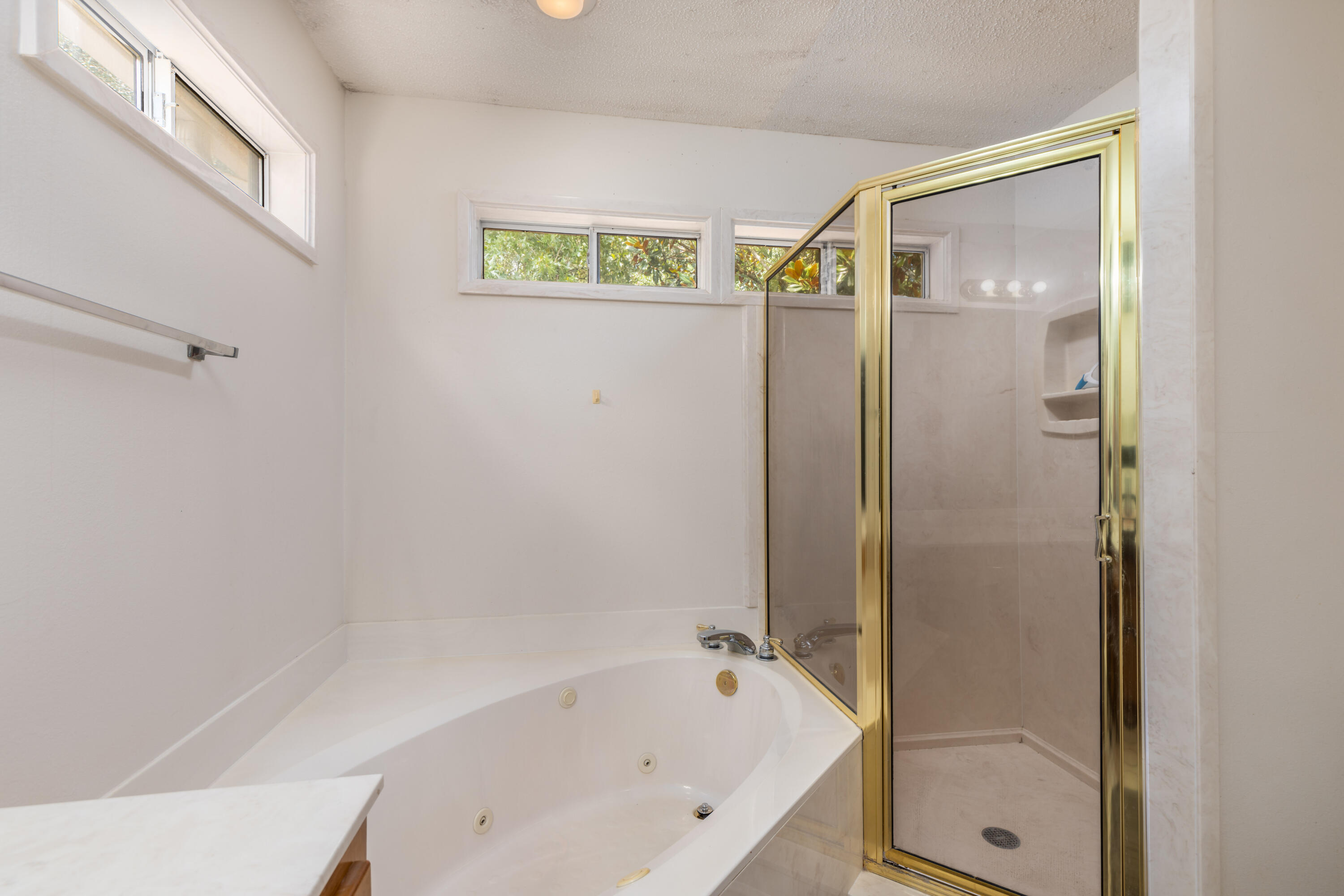 COLLEGE OAKS - Residential