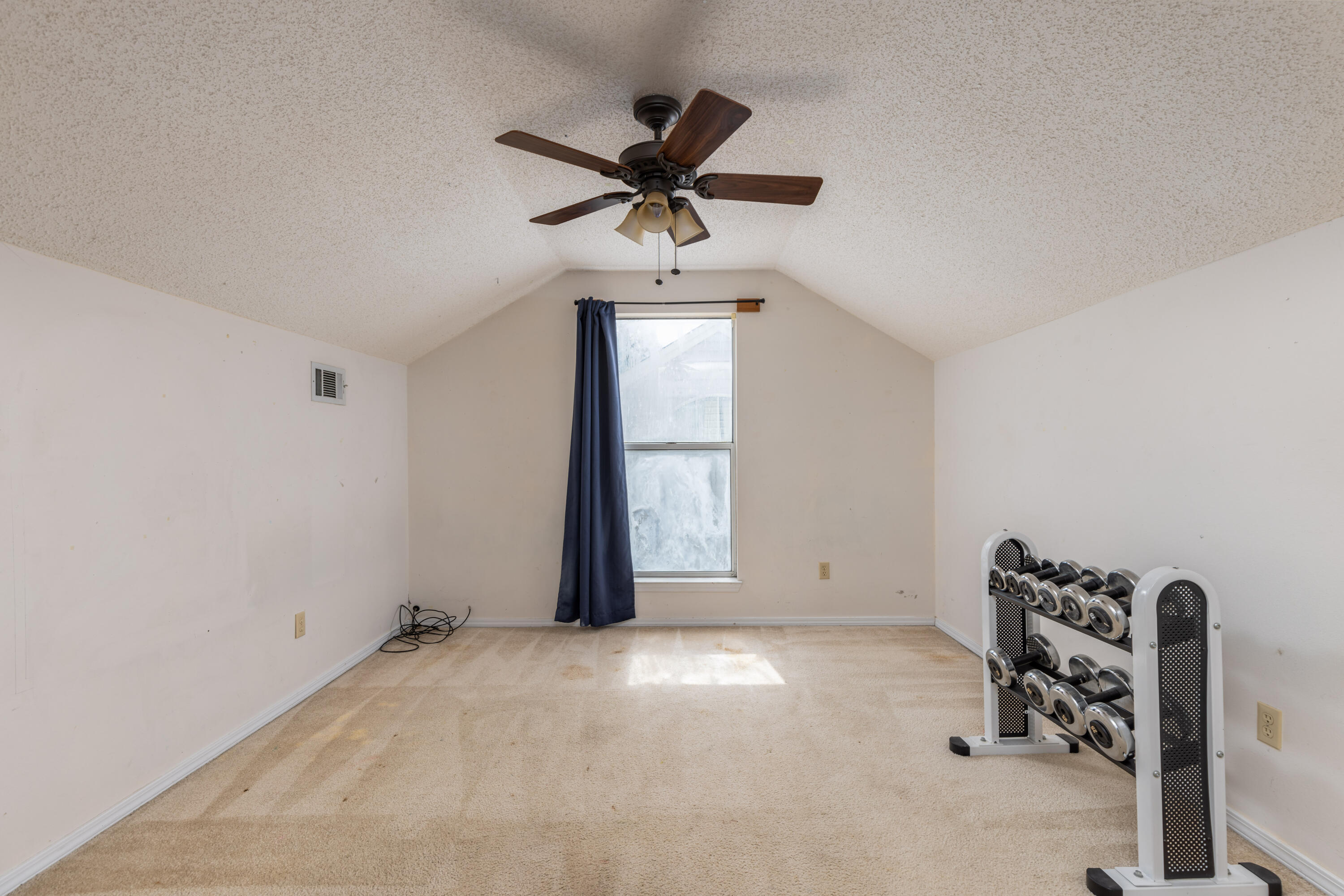 COLLEGE OAKS - Residential