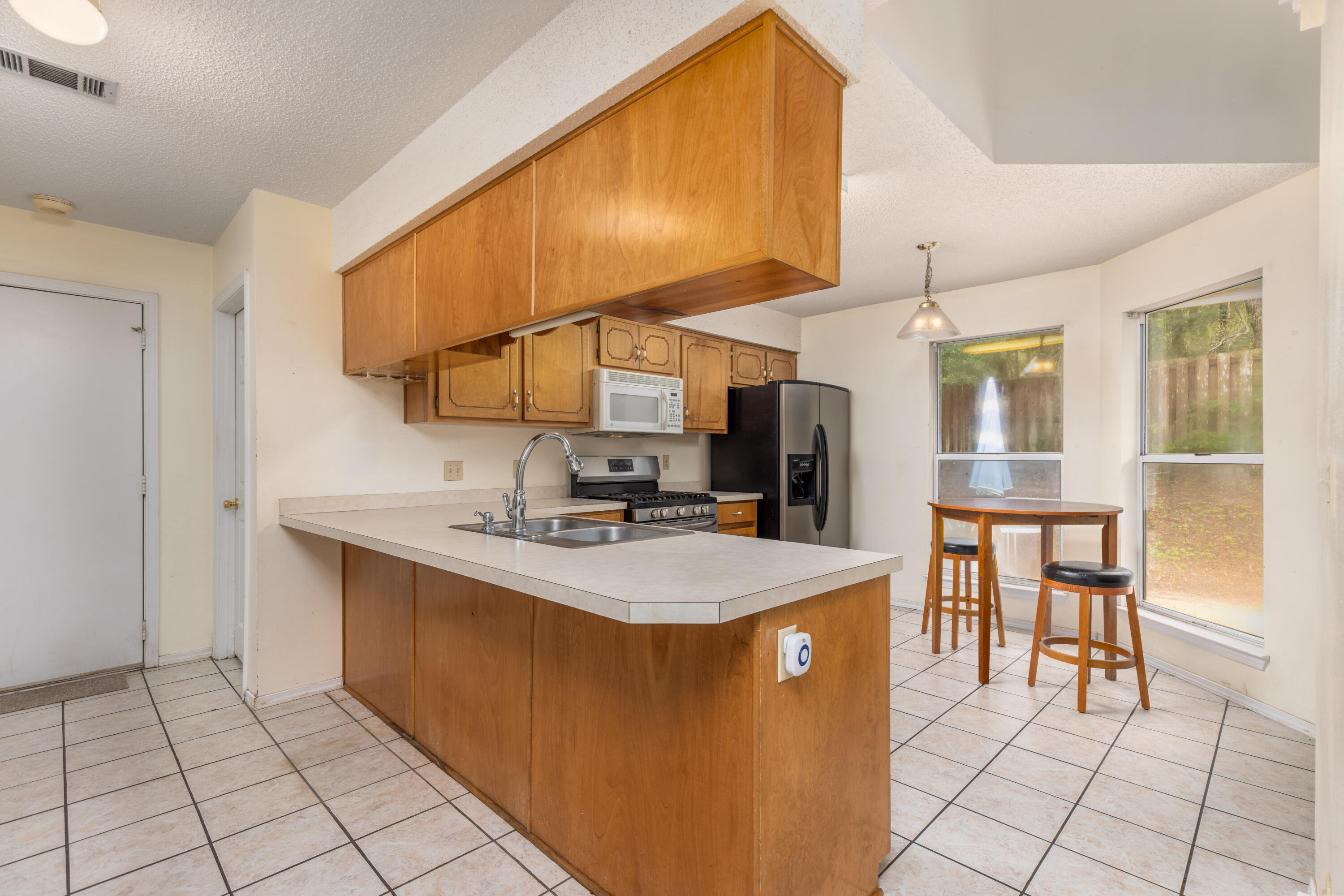 COLLEGE OAKS - Residential