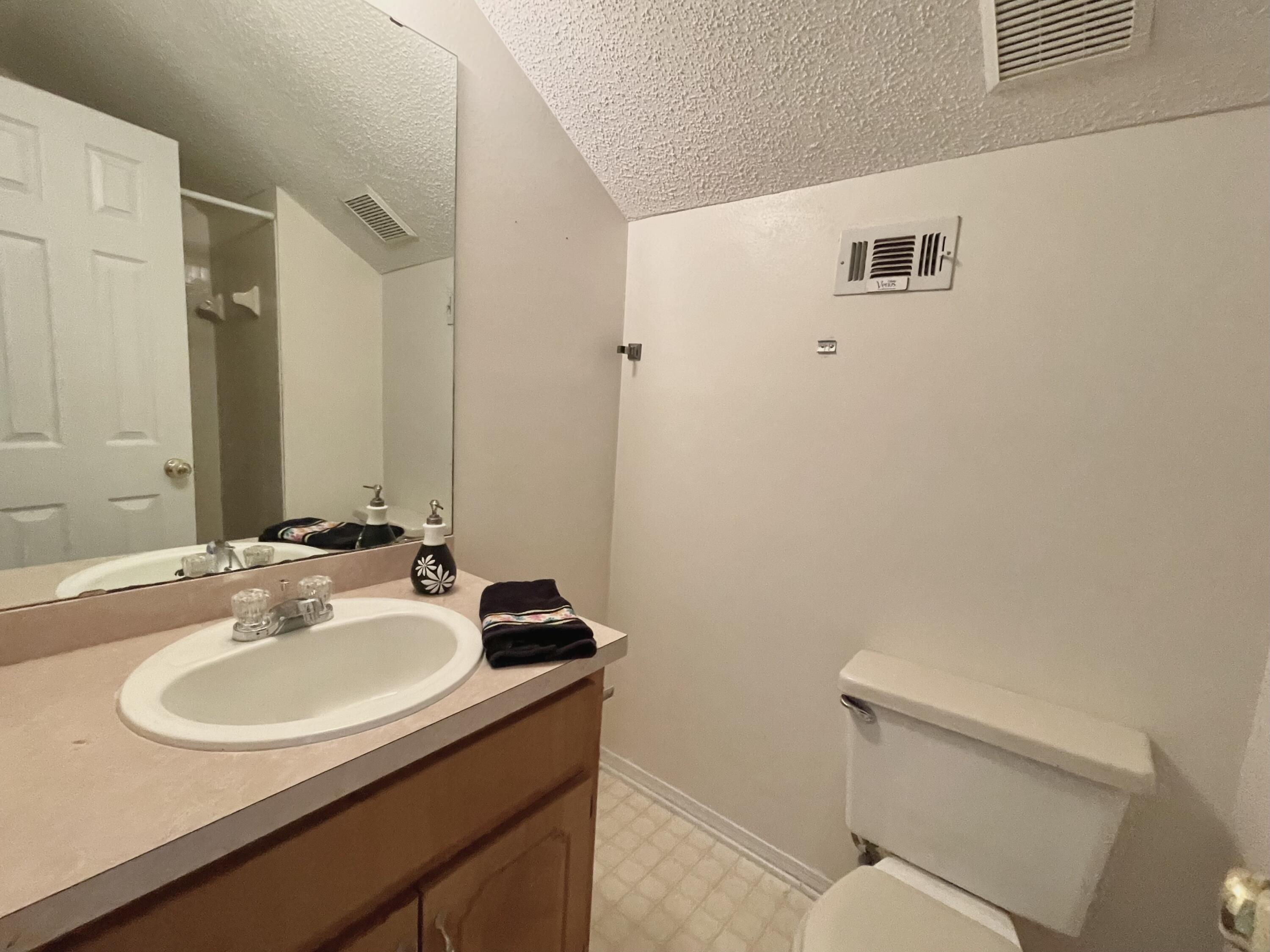 COLLEGE OAKS - Residential