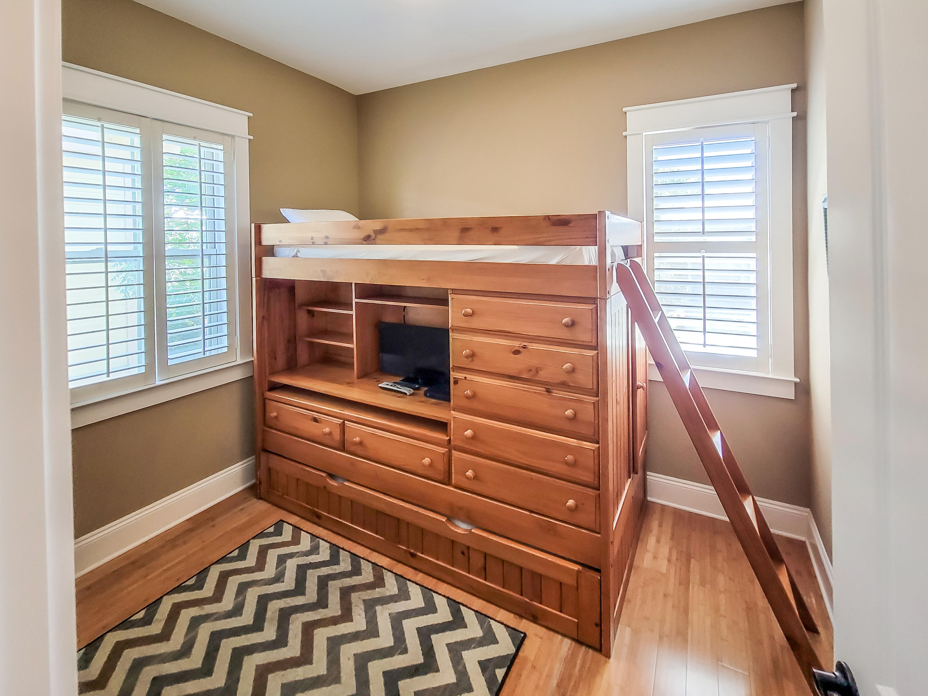 BEACH NEST S/D - Residential