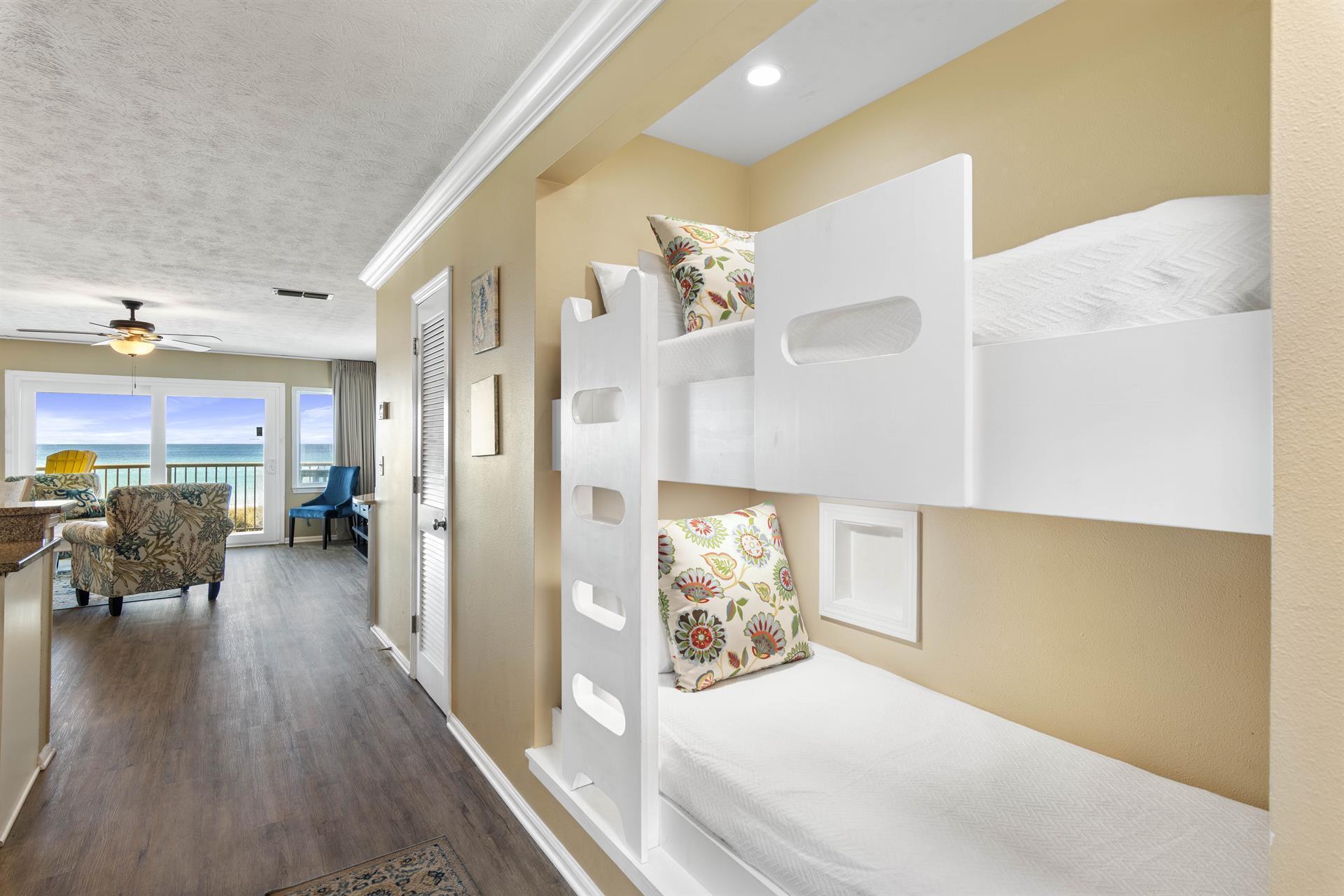 SEAFARER CONDO - Residential