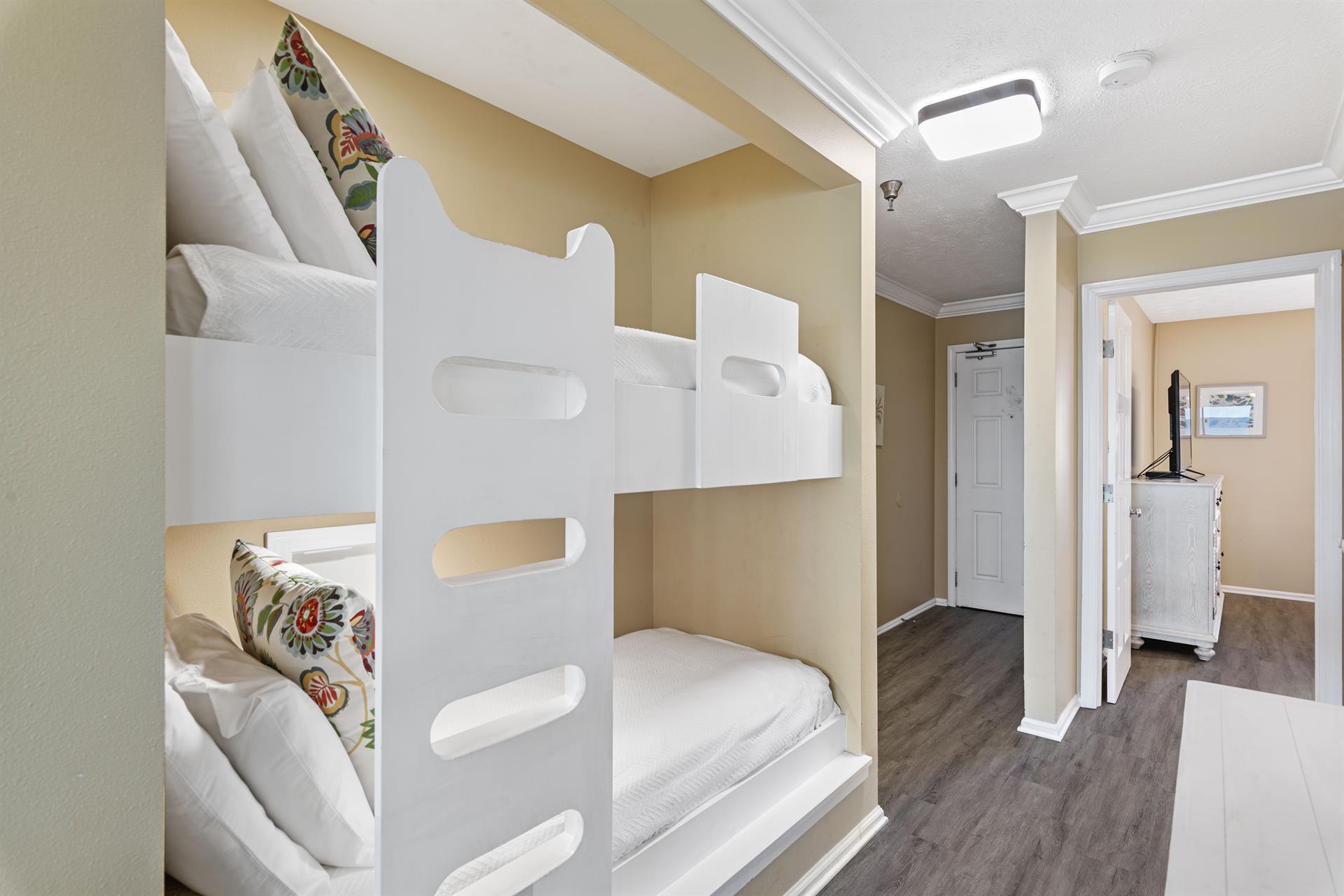 SEAFARER CONDO - Residential