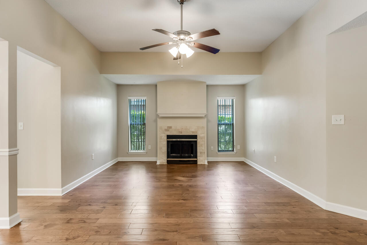 PINNACLE POINT - Residential Lease