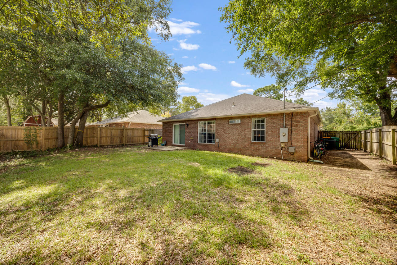 PINNACLE POINT - Residential Lease