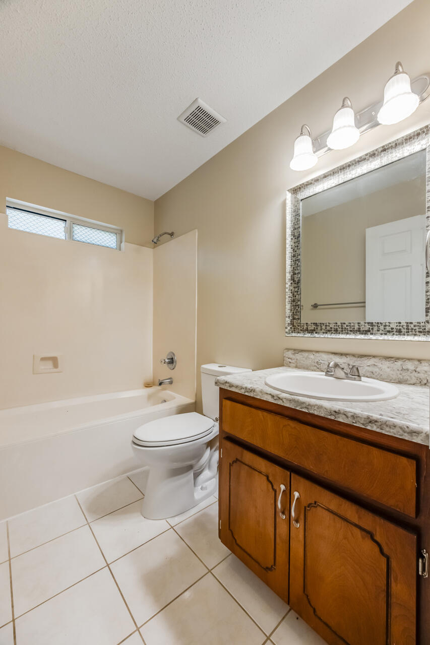 PINNACLE POINT - Residential Lease