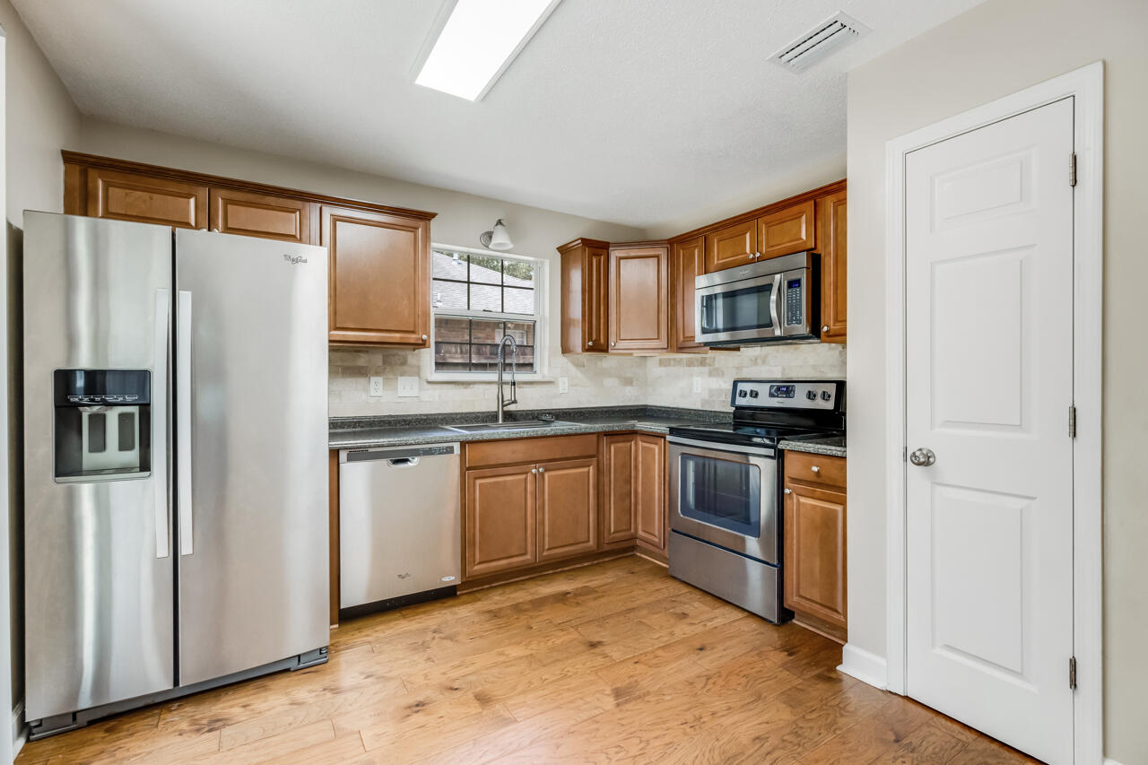 PINNACLE POINT - Residential Lease