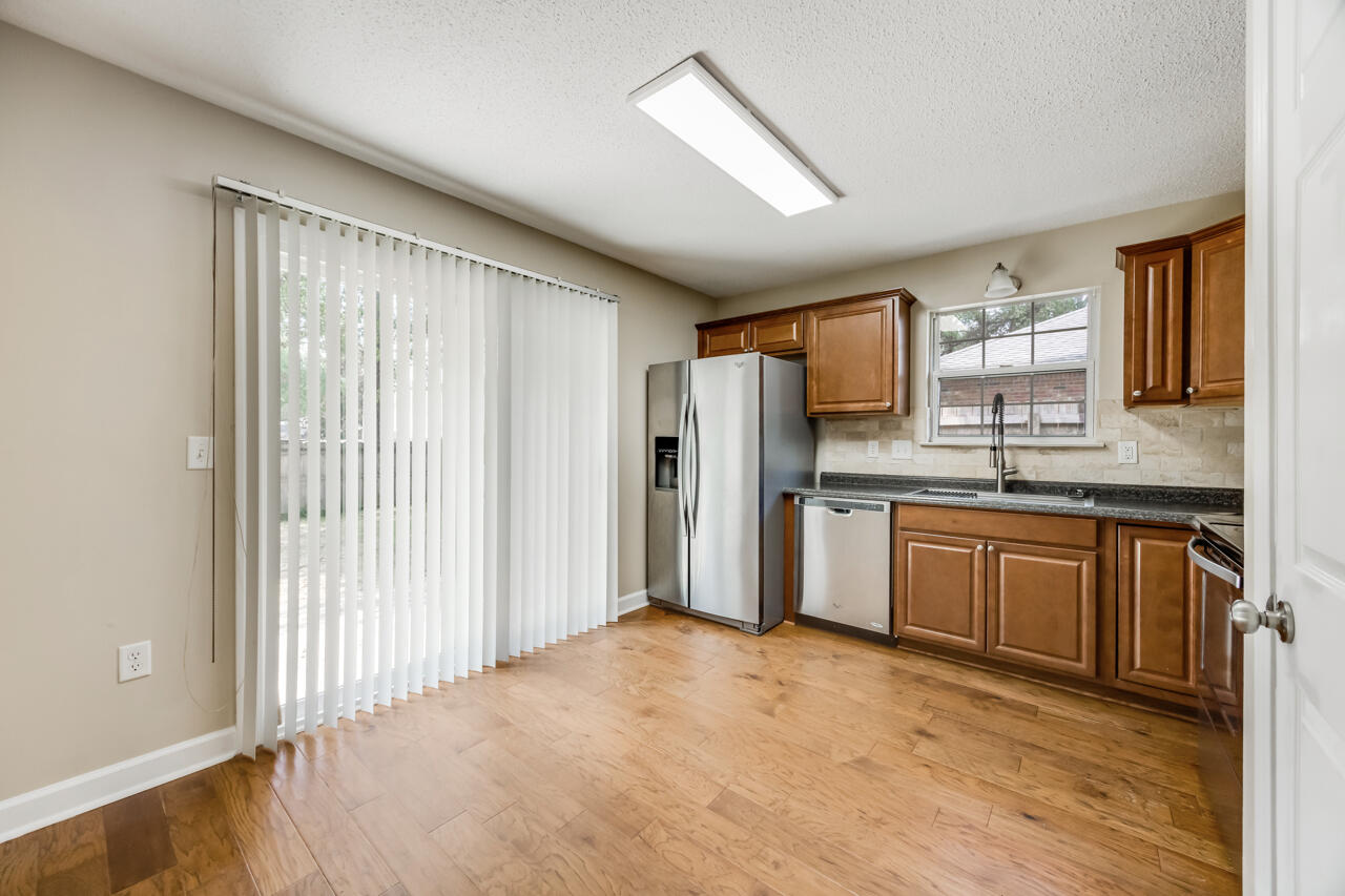 PINNACLE POINT - Residential Lease