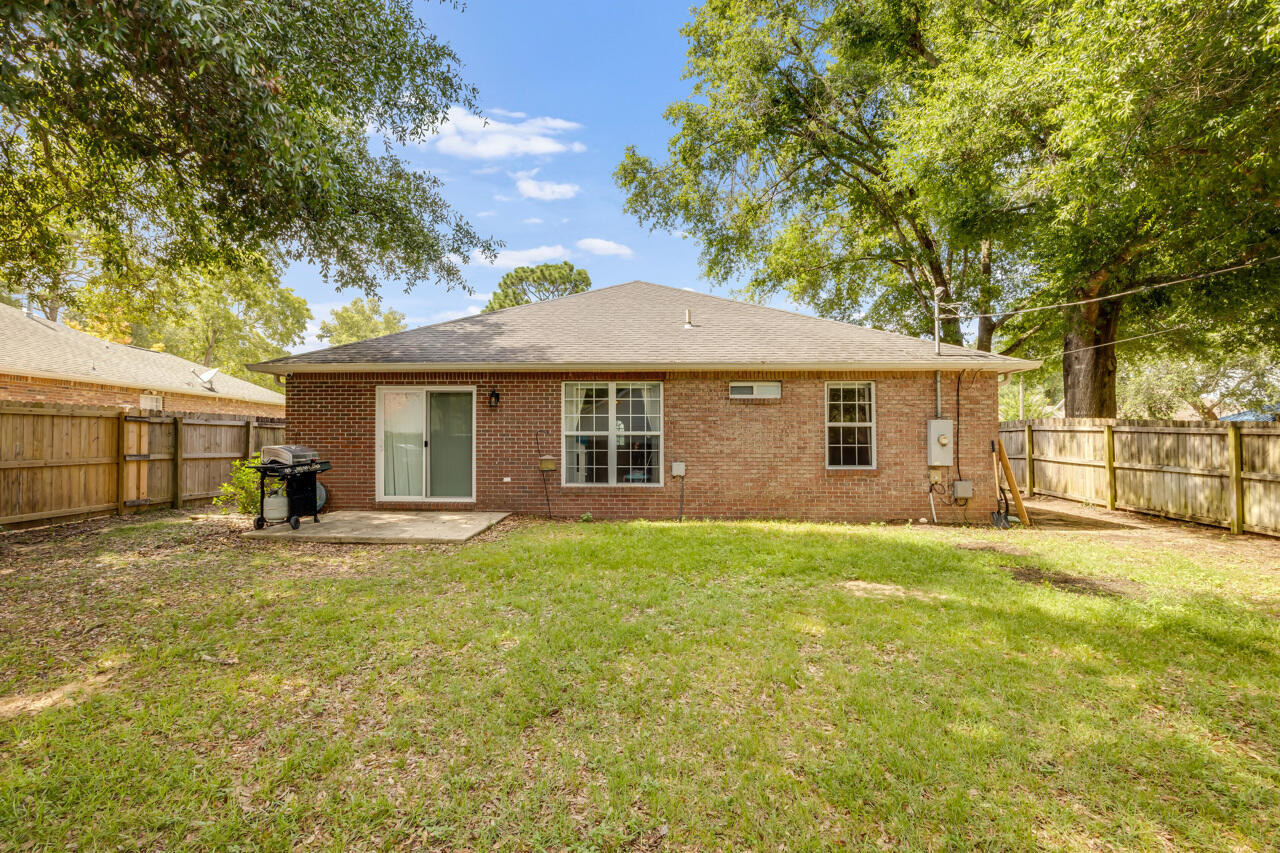 PINNACLE POINT - Residential Lease