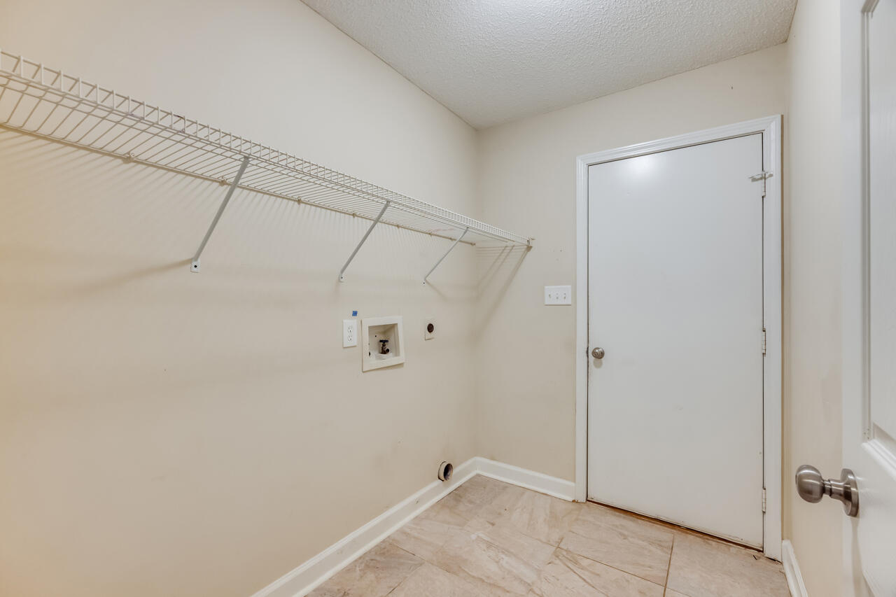 PINNACLE POINT - Residential Lease