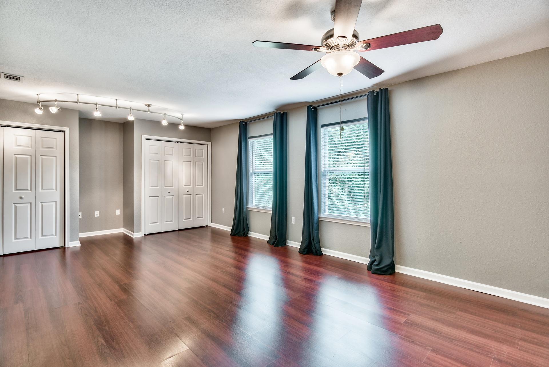 QUAIL LAKE - Residential