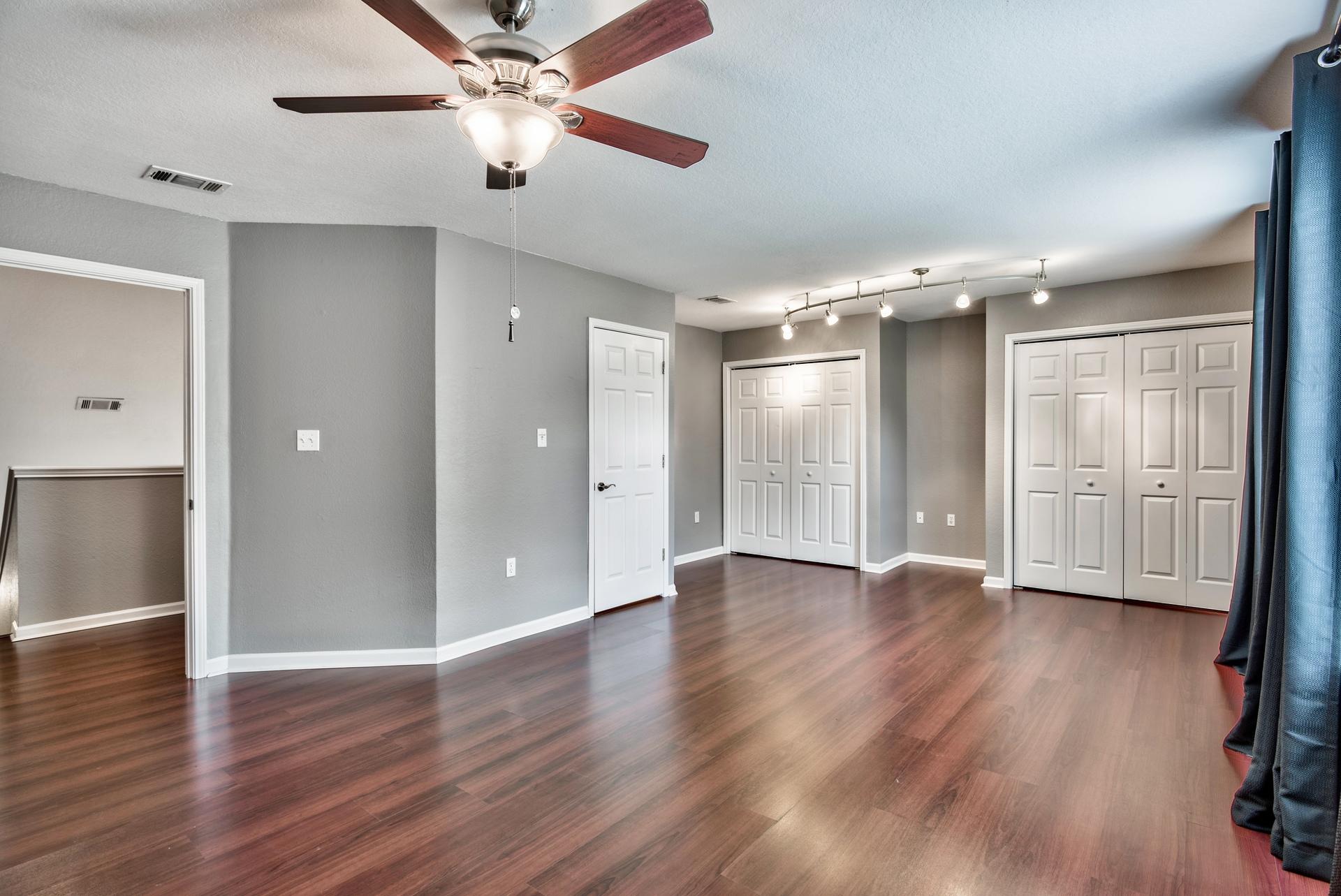 QUAIL LAKE - Residential