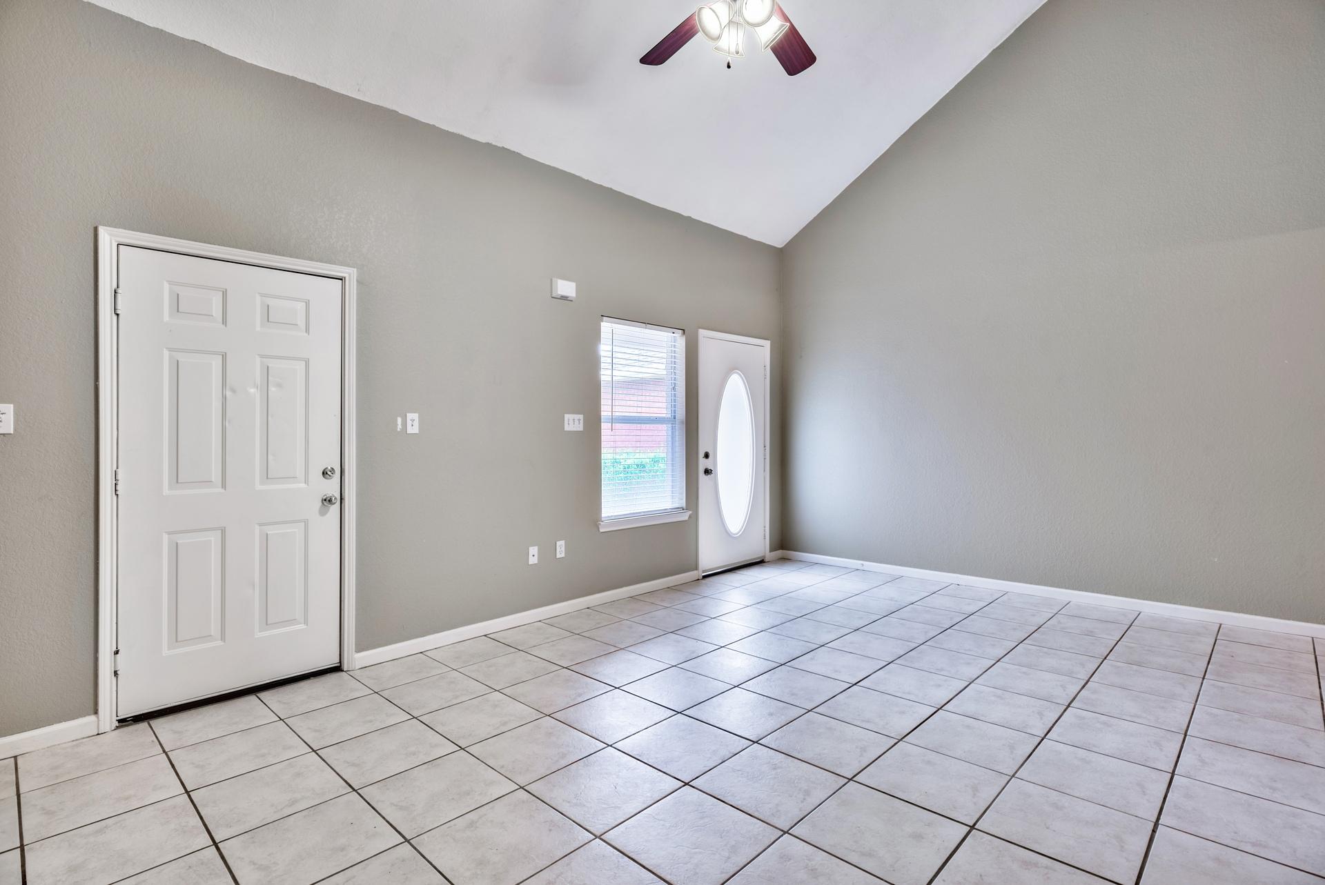 QUAIL LAKE - Residential