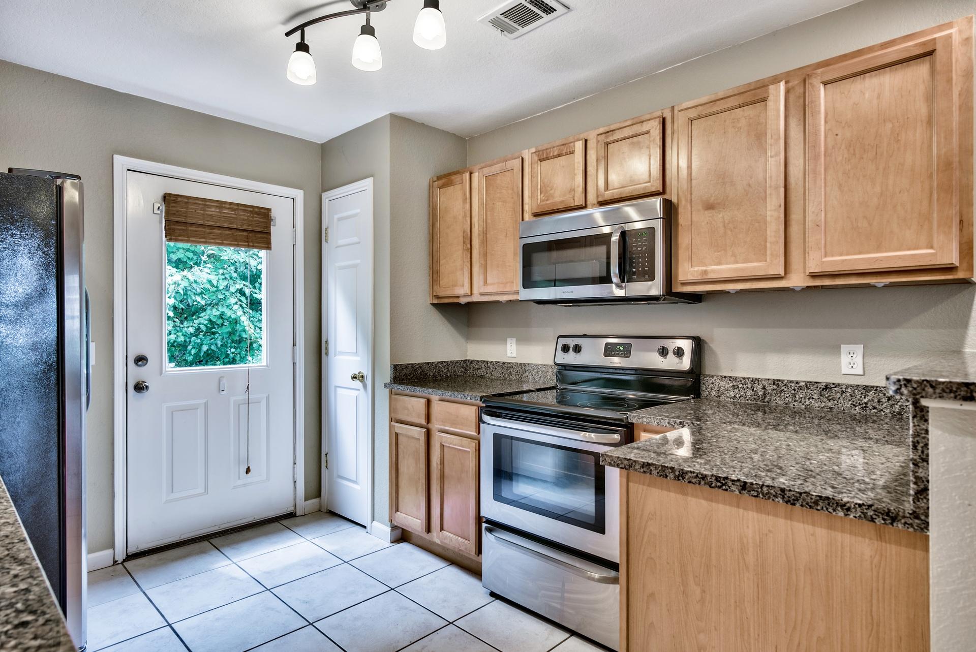 QUAIL LAKE - Residential