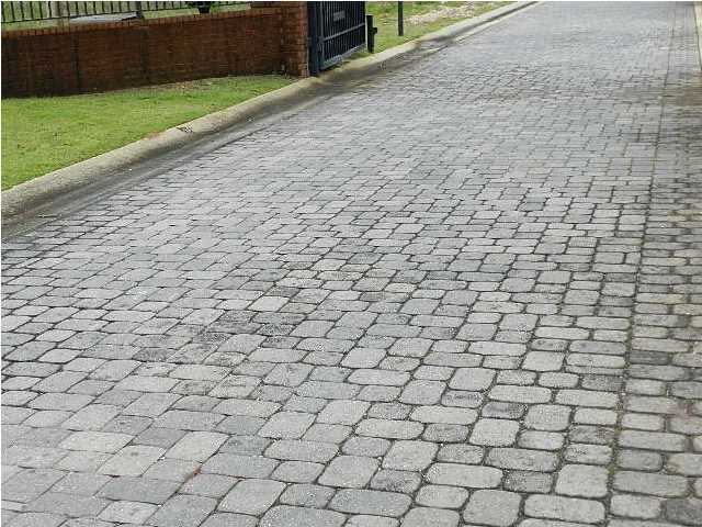 HERITAGE PARK - Land