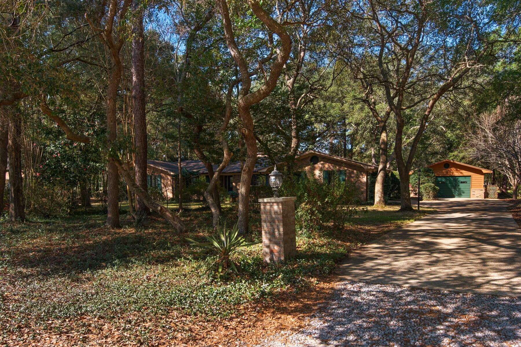ROCKY BAYOU COUNTRY CLUB ESTATES 1 - Residential
