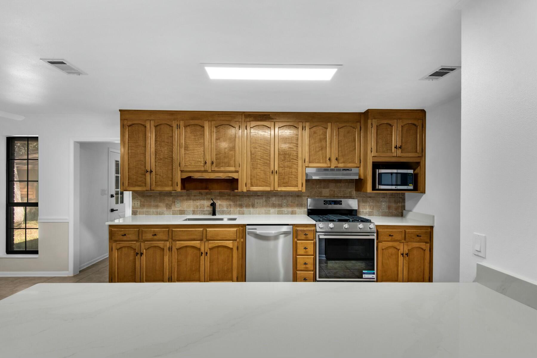 ROCKY BAYOU COUNTRY CLUB ESTATES 1 - Residential