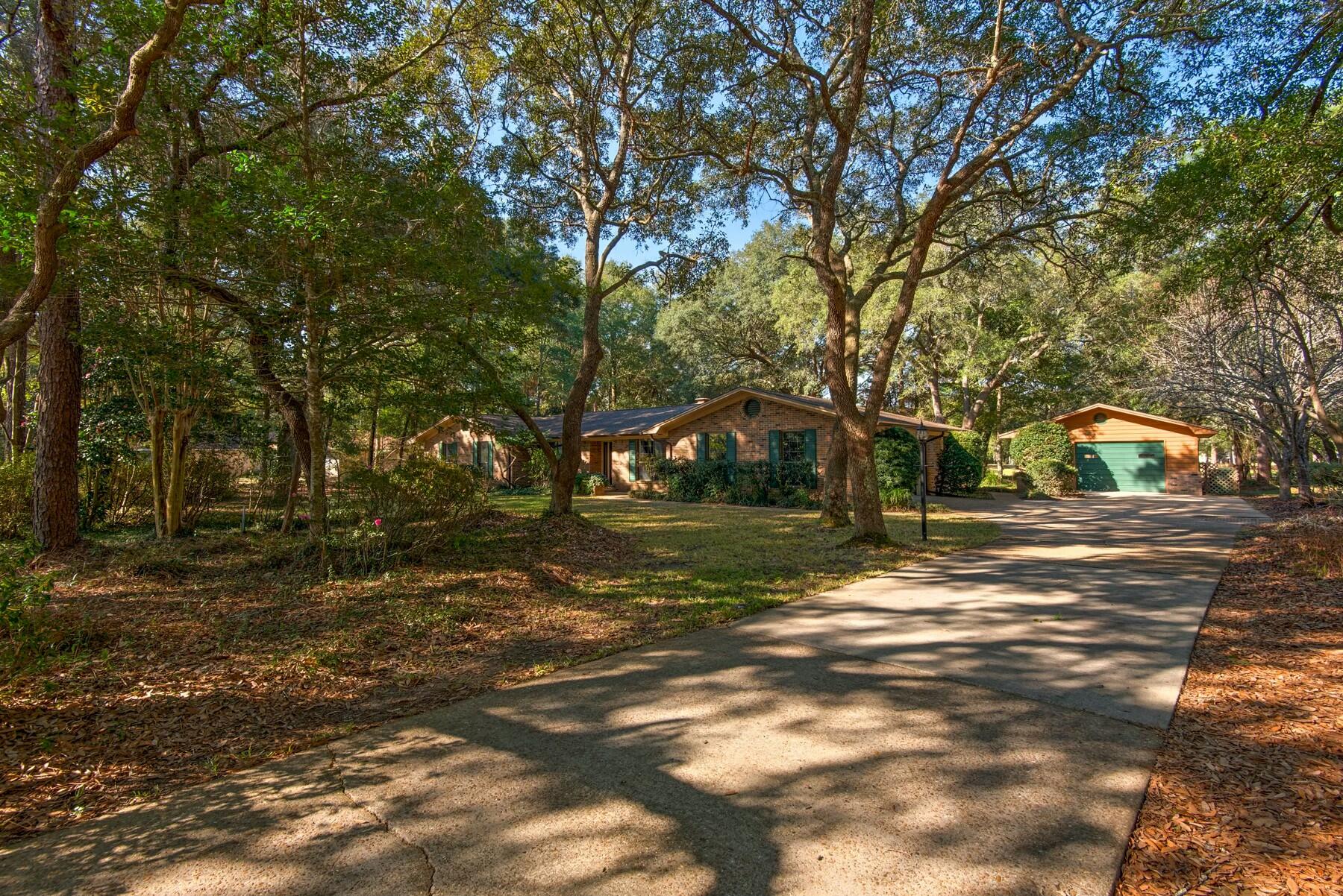 ROCKY BAYOU COUNTRY CLUB ESTATES 1 - Residential