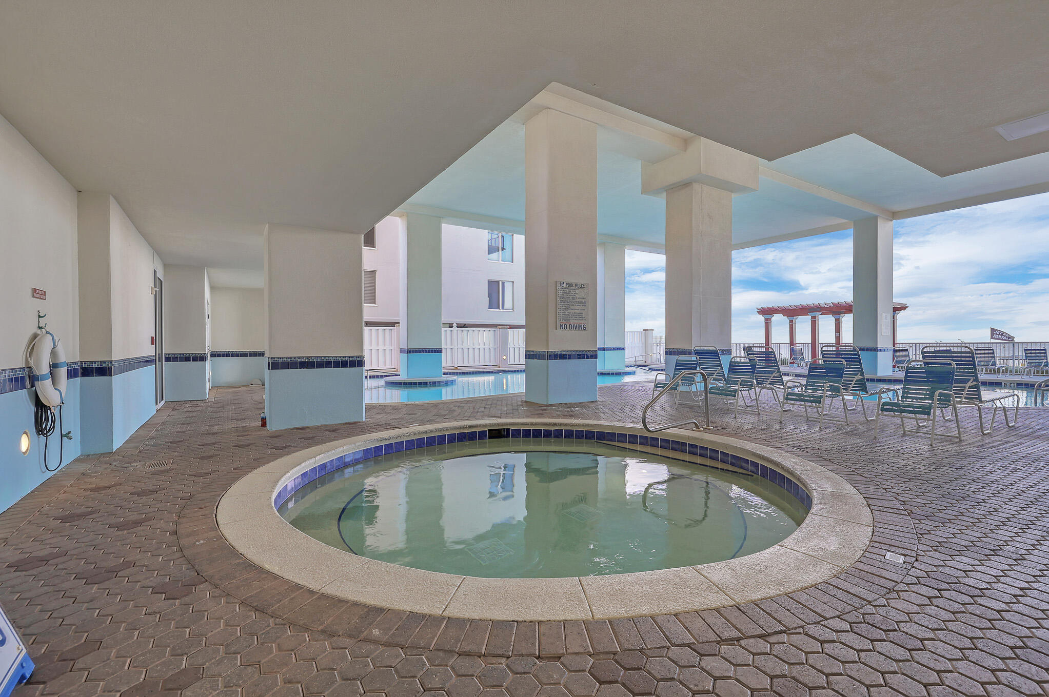 MAJESTIC BEACH TOWERS II - Residential