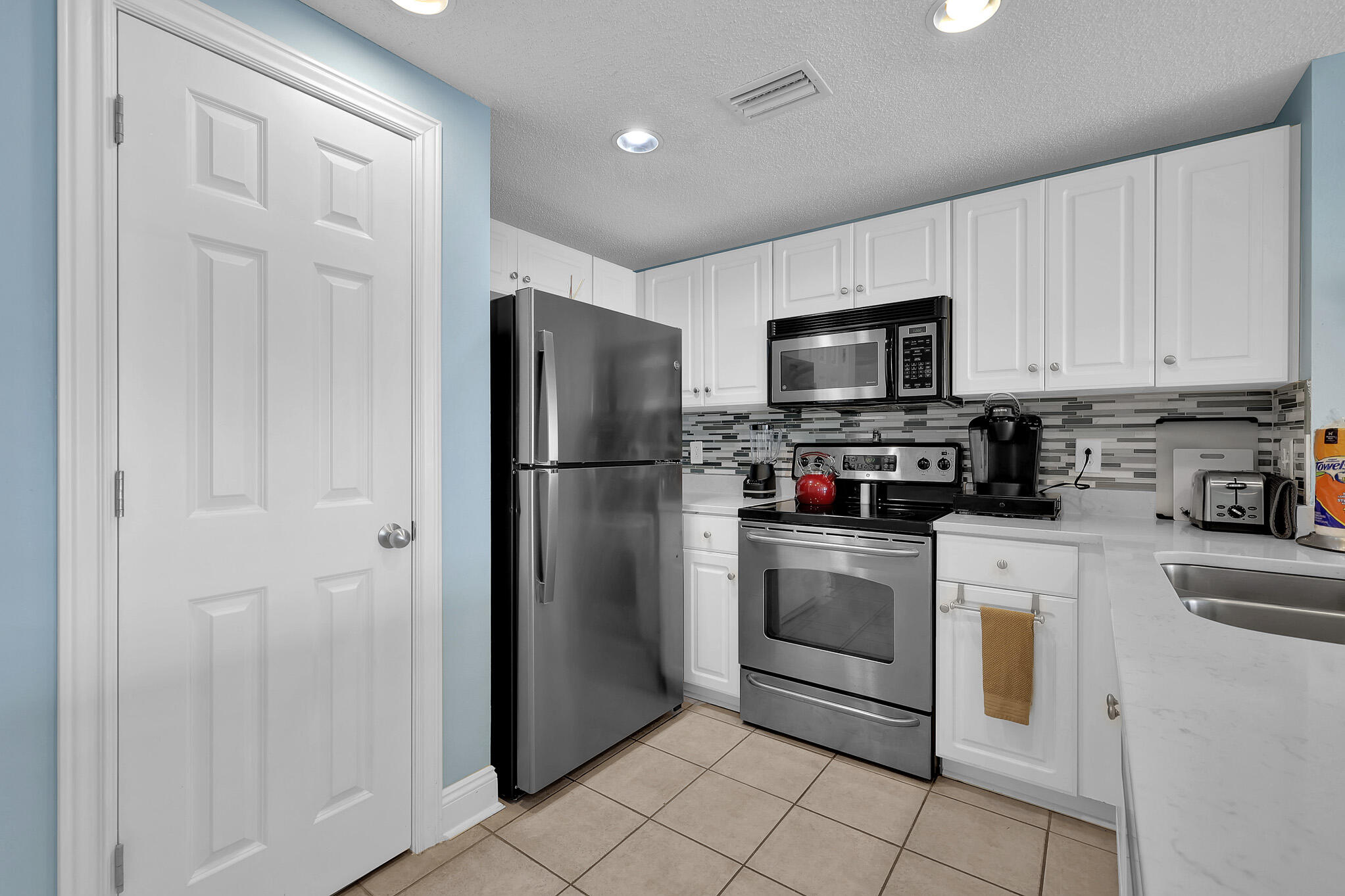 MAJESTIC BEACH TOWERS II - Residential