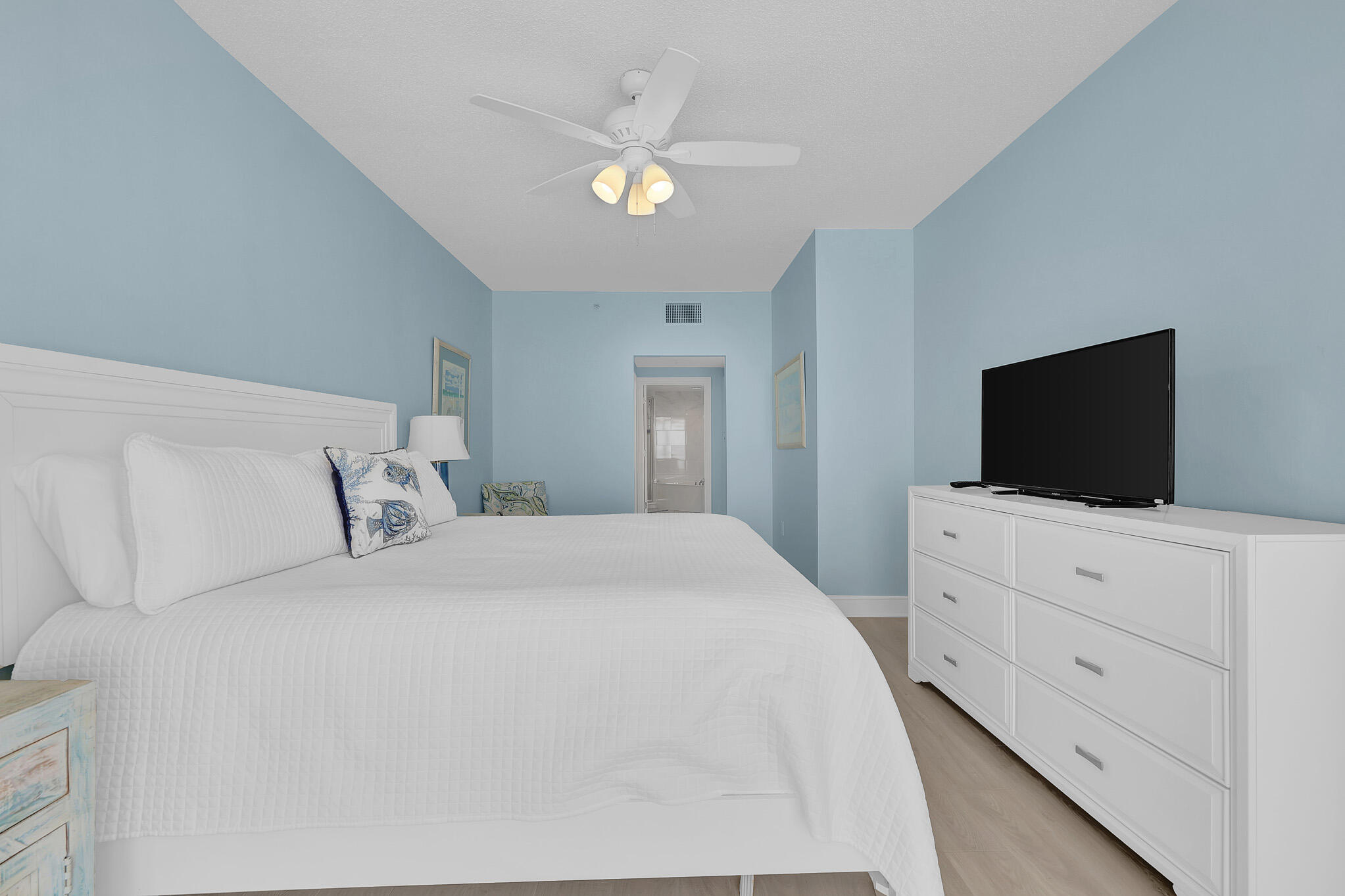 MAJESTIC BEACH TOWERS II - Residential