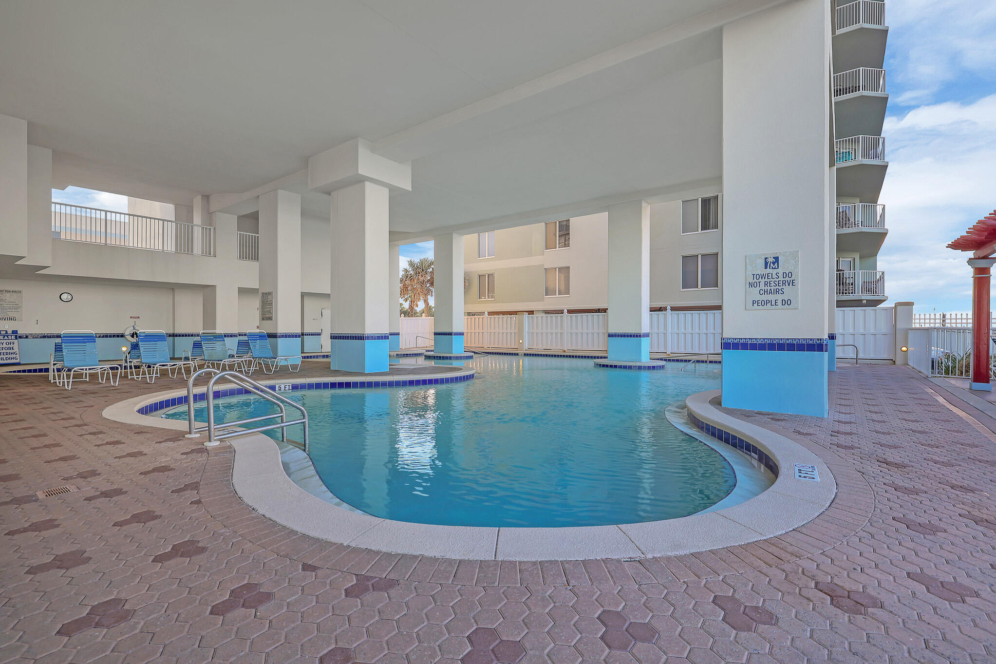 MAJESTIC BEACH TOWERS II - Residential