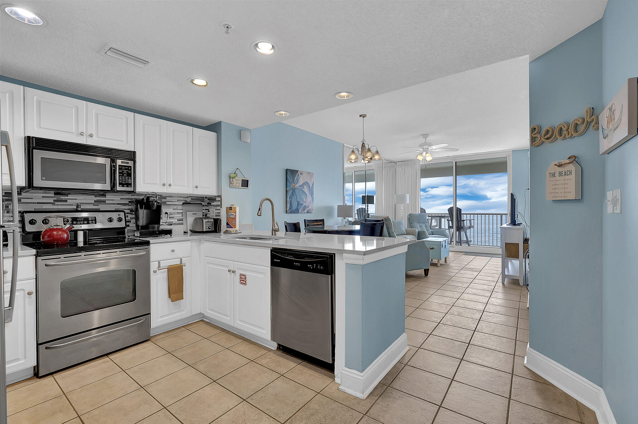 MAJESTIC BEACH TOWERS II - Residential