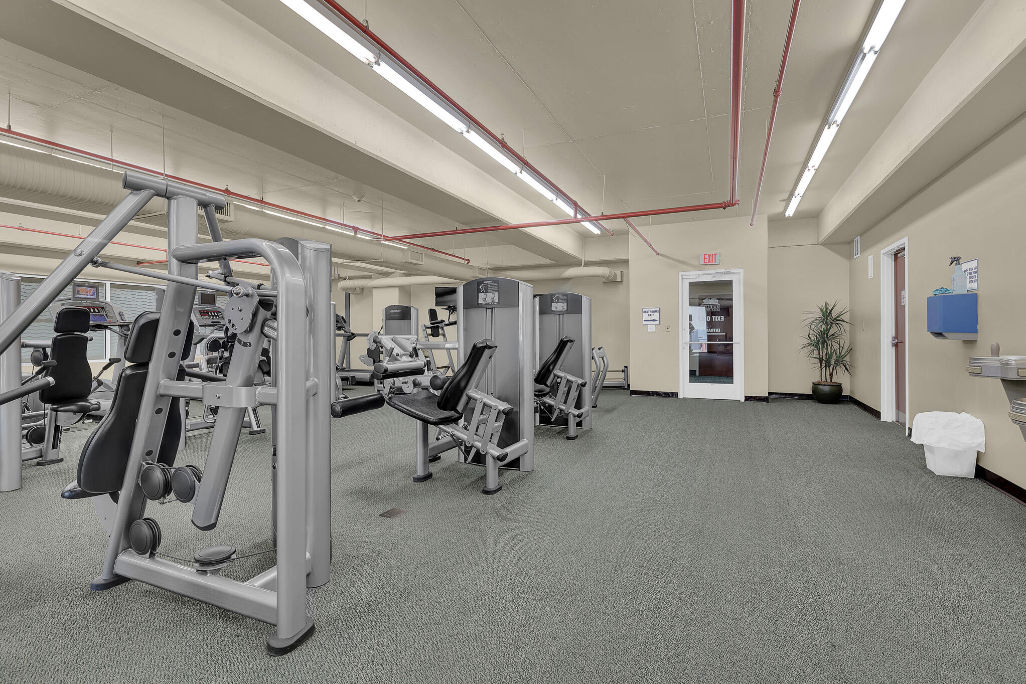 MAJESTIC BEACH TOWERS II - Residential