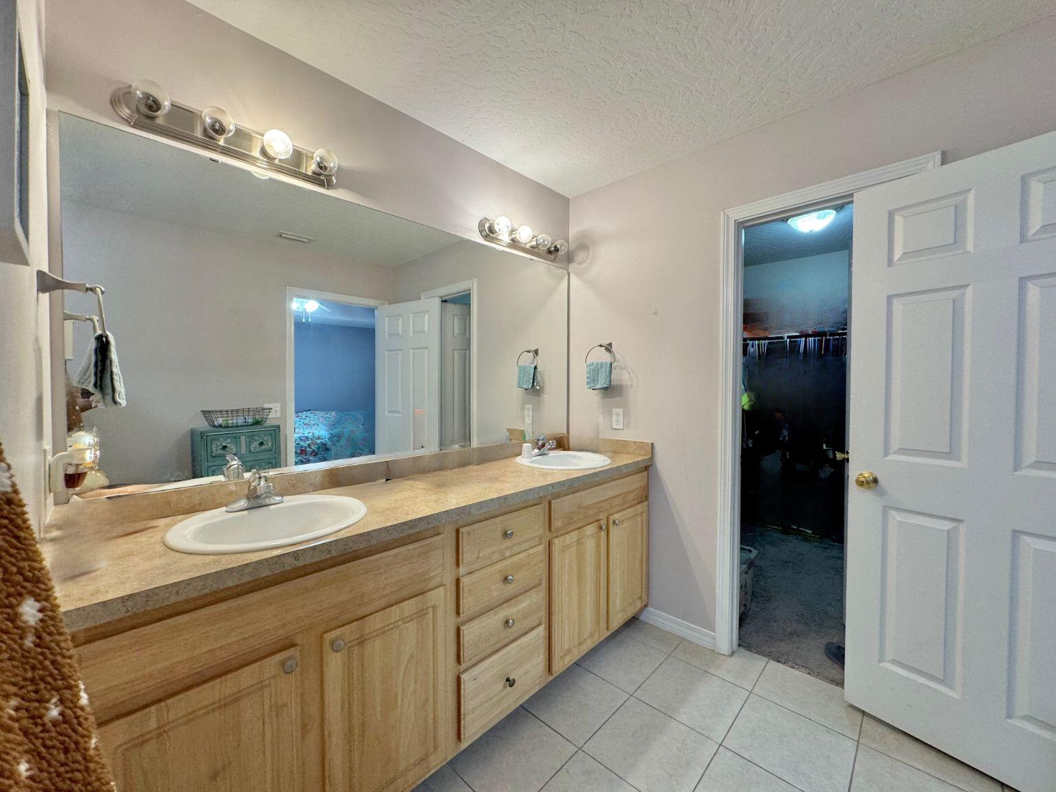 HOLLEY SHORES 1ST ADDN - Residential