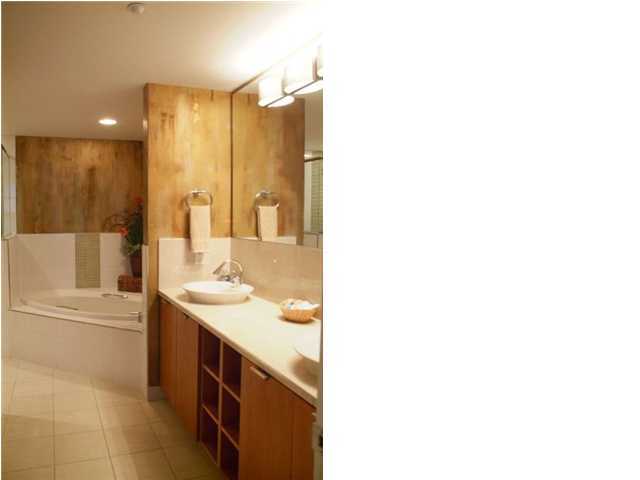 BAHIA CONDO - Residential