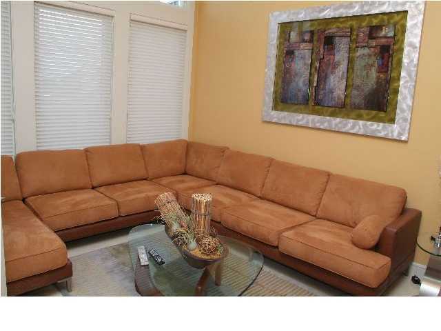 BAHIA CONDO - Residential