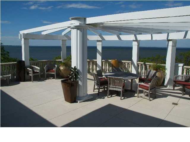 BAHIA CONDO - Residential