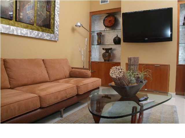 BAHIA CONDO - Residential