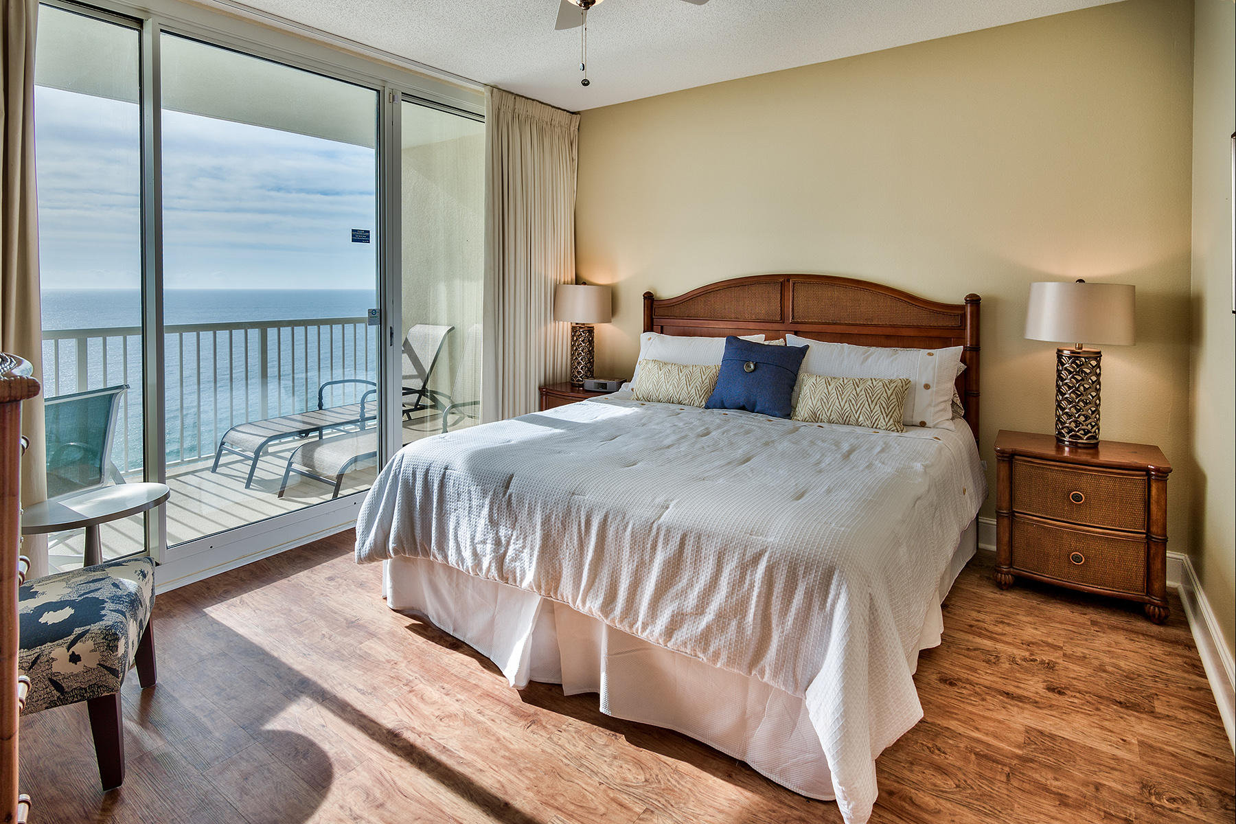 MAJESTIC BEACH TOWERS I - Residential